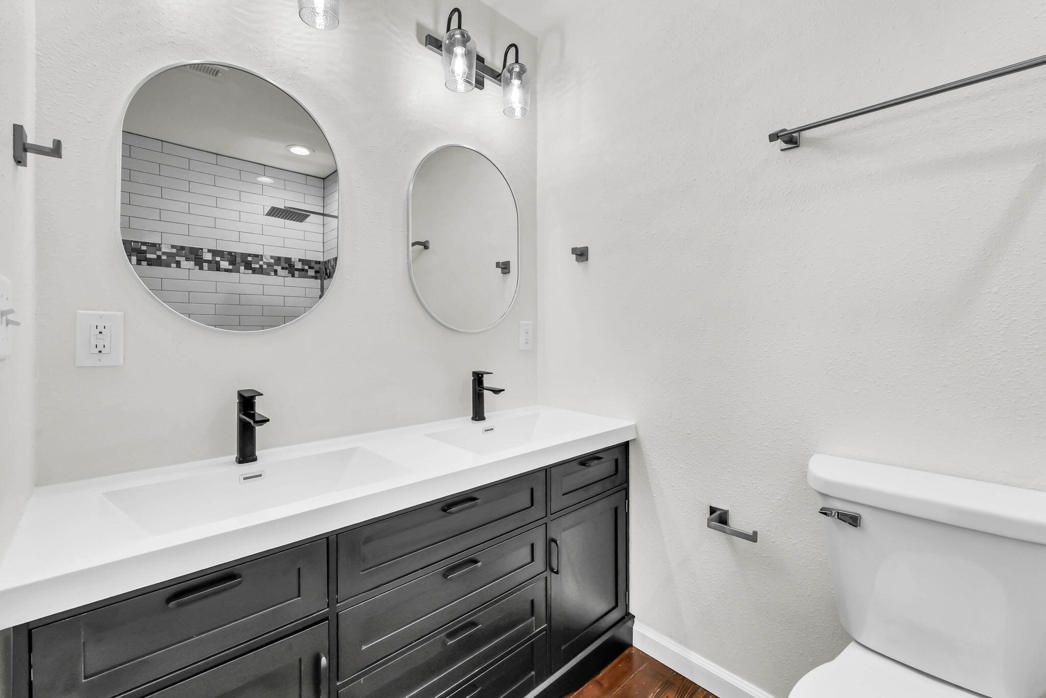 108 E Green Street Property Photo 23