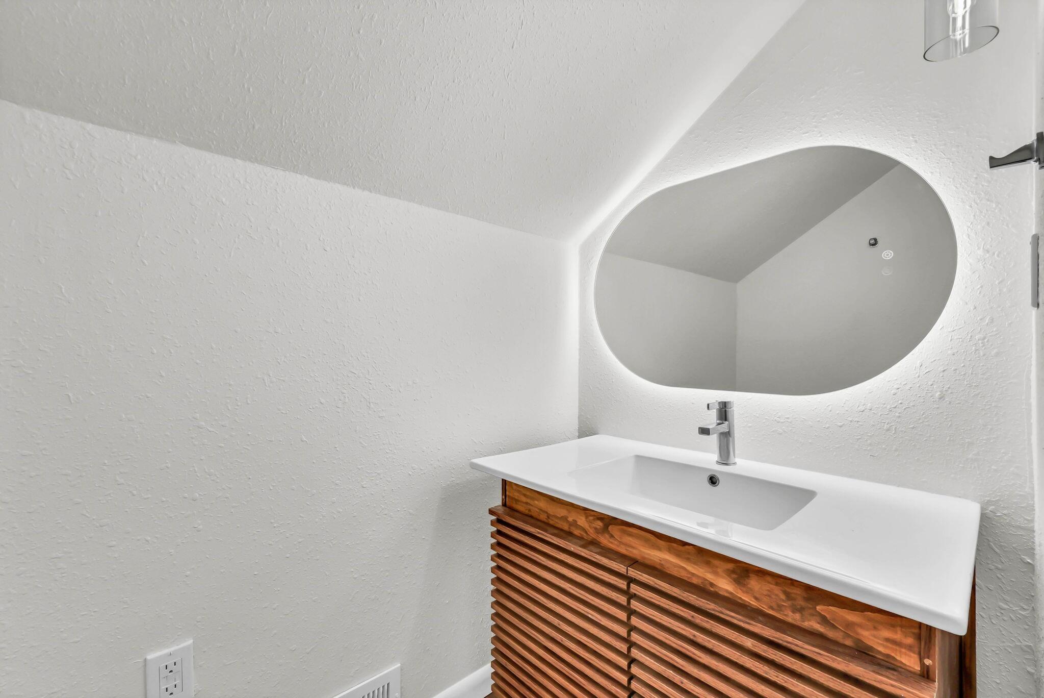 108 E Green Street Property Photo 29