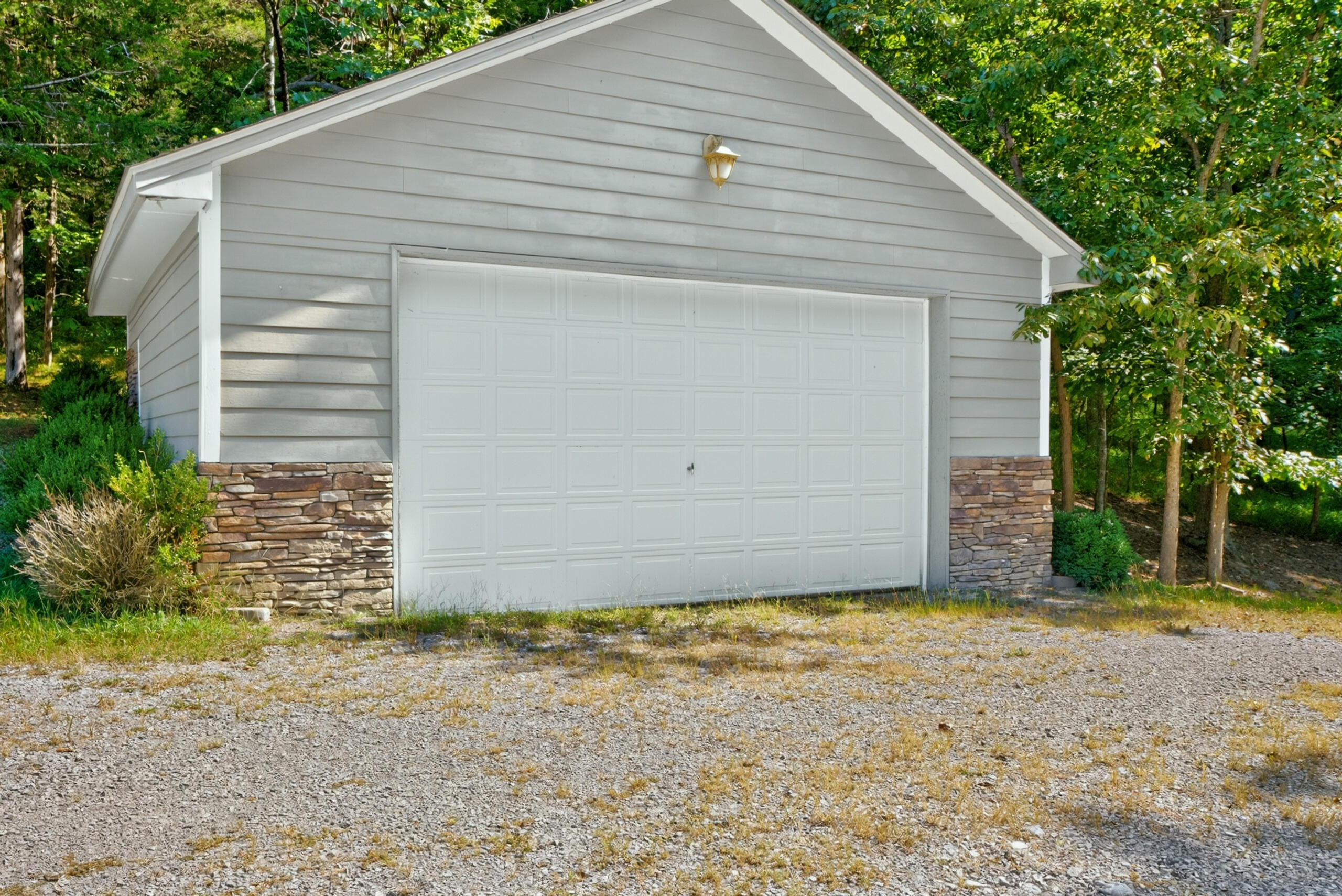153 Deerlake Path Property Photo 5