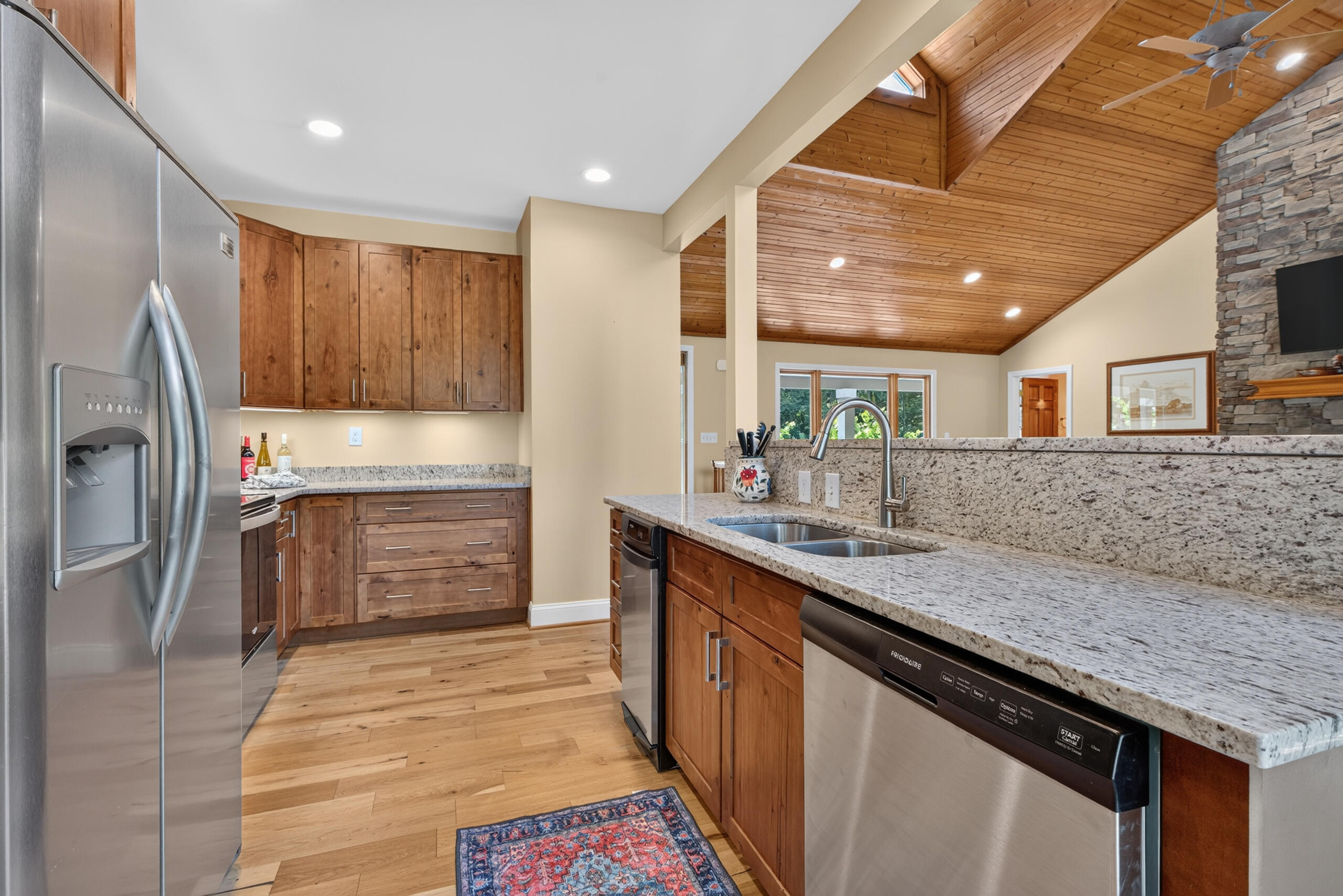 153 Deerlake Path Property Photo 15