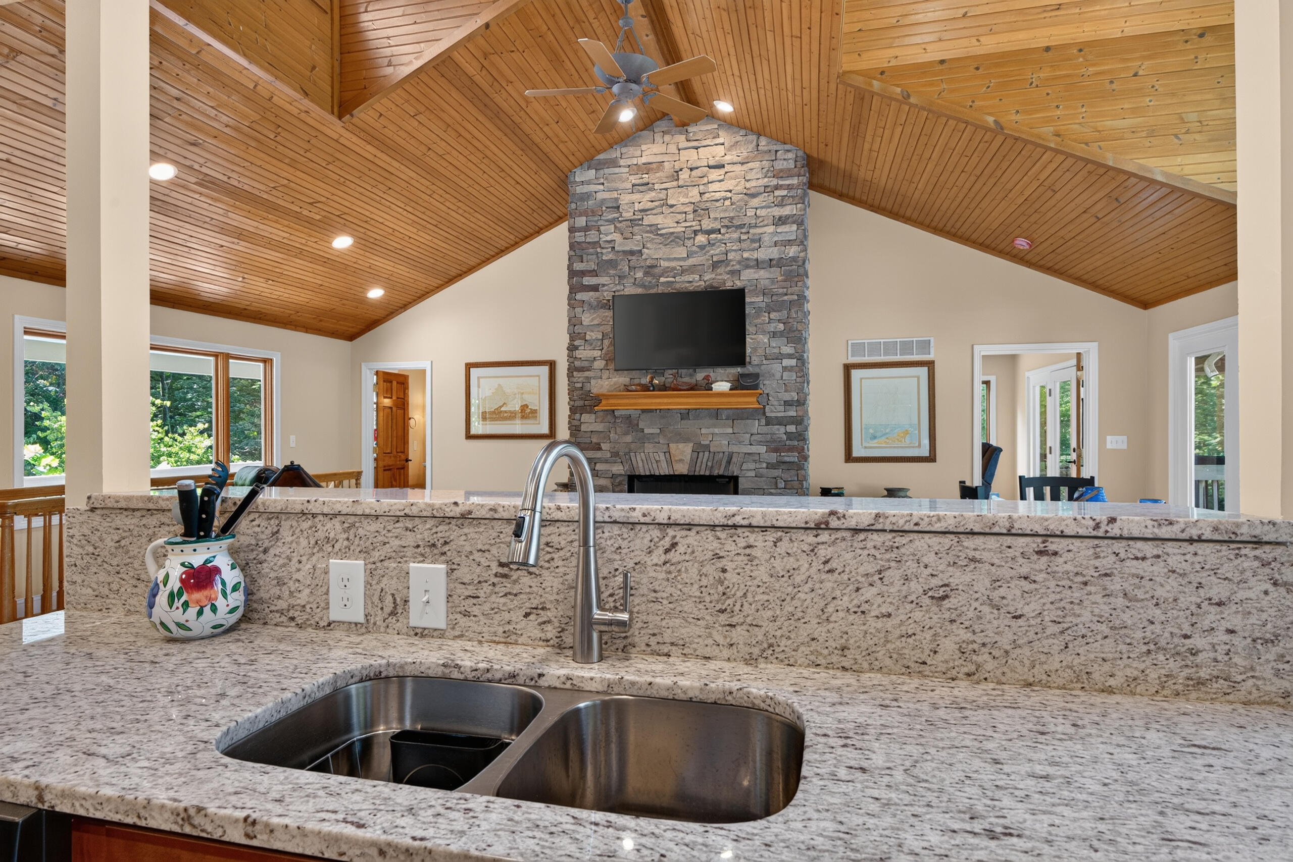 153 Deerlake Path Property Photo 18