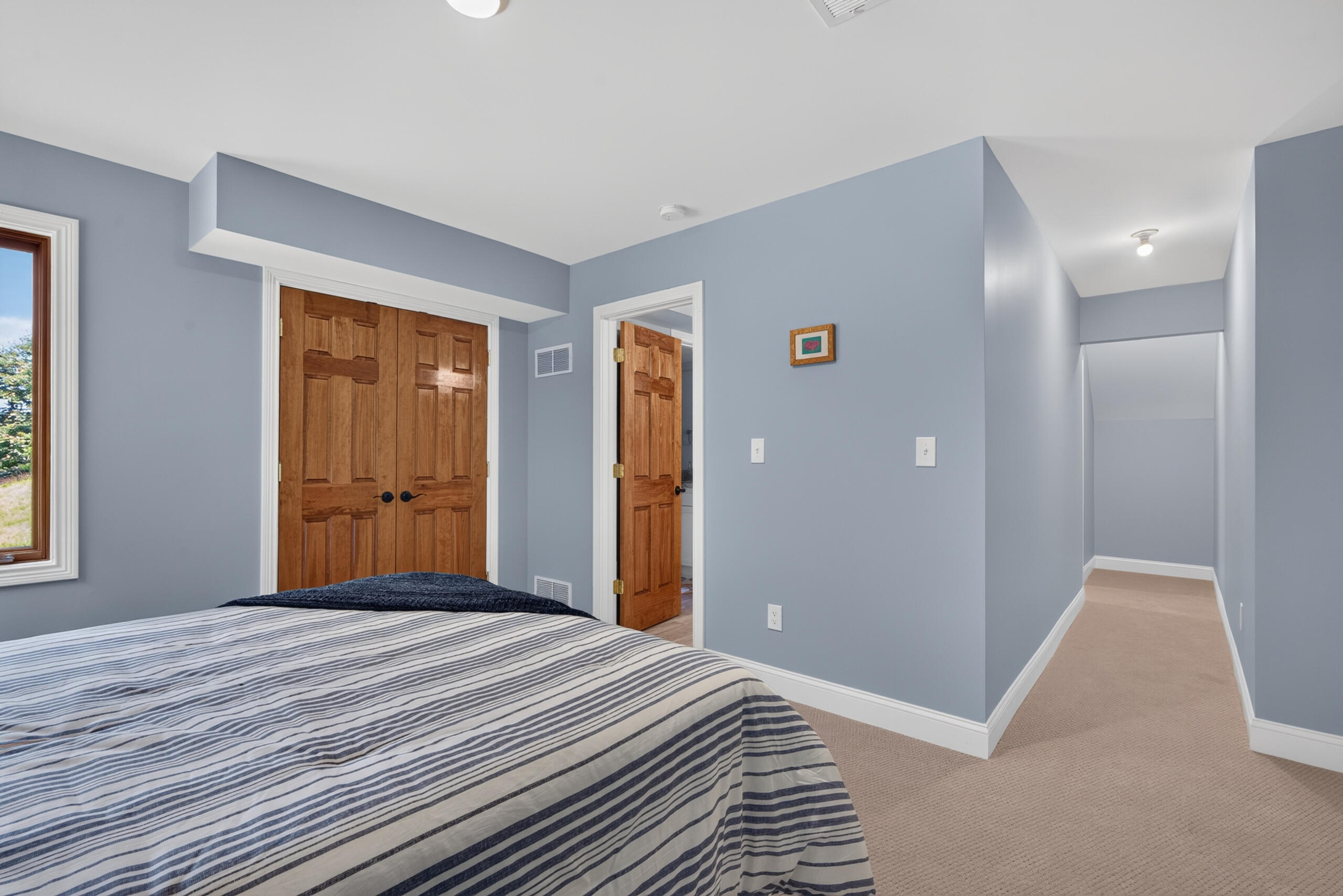153 Deerlake Path Property Photo 46