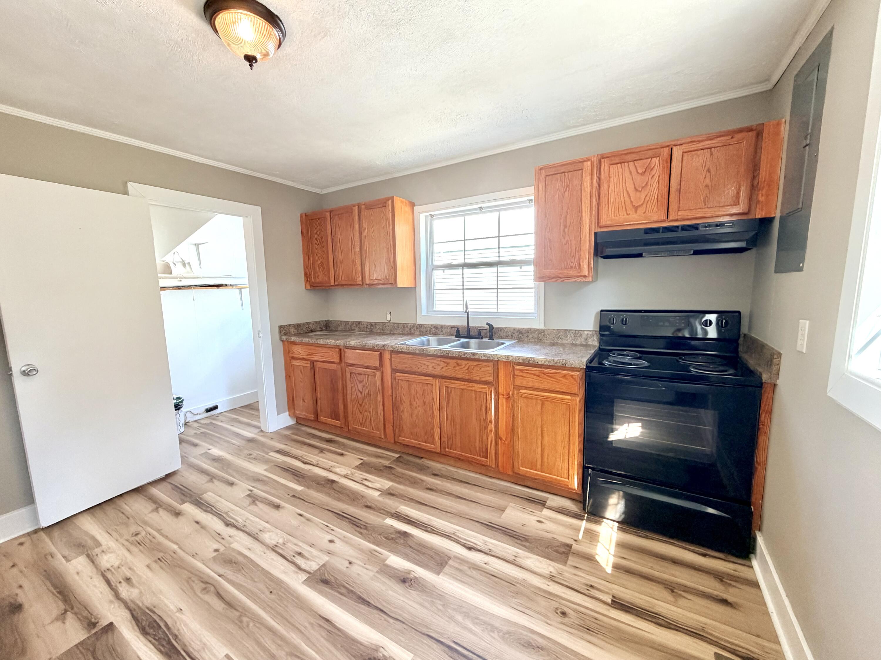 2607 Florence Street Property Photo 5