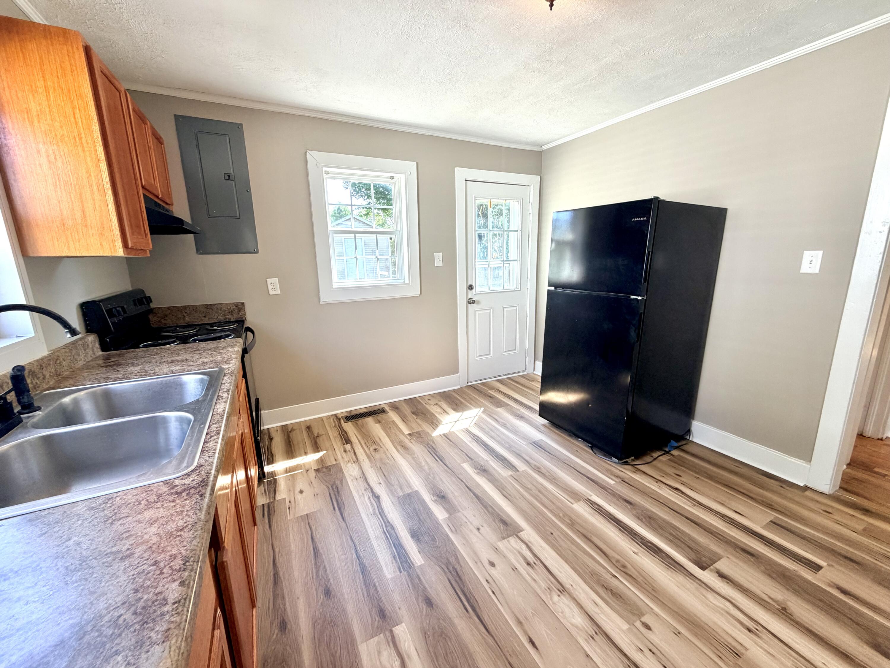 2607 Florence Street Property Photo 6