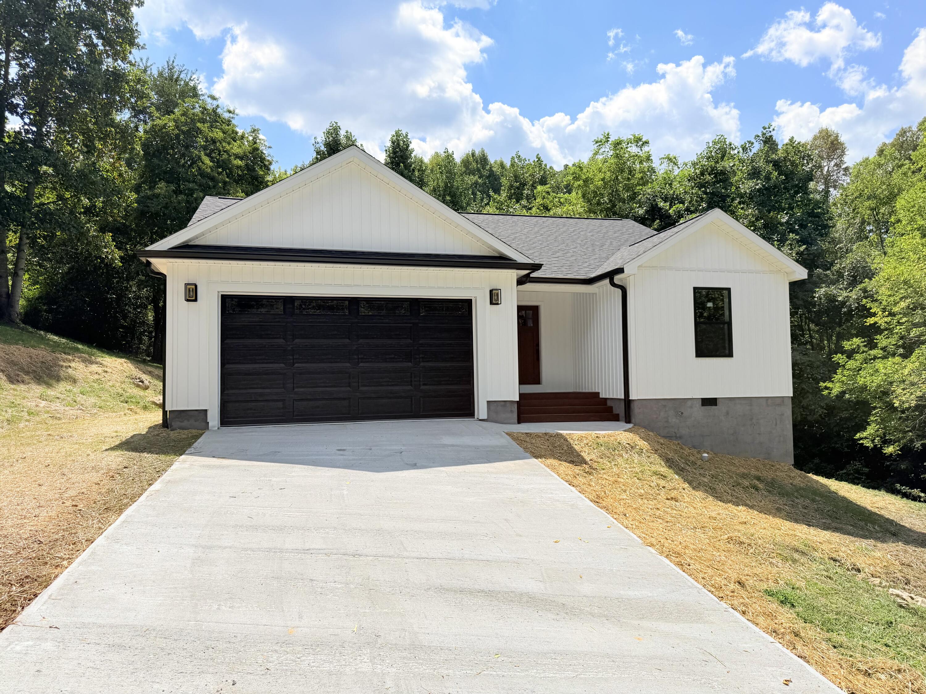 40 Sandstone Drive Property Photo 2