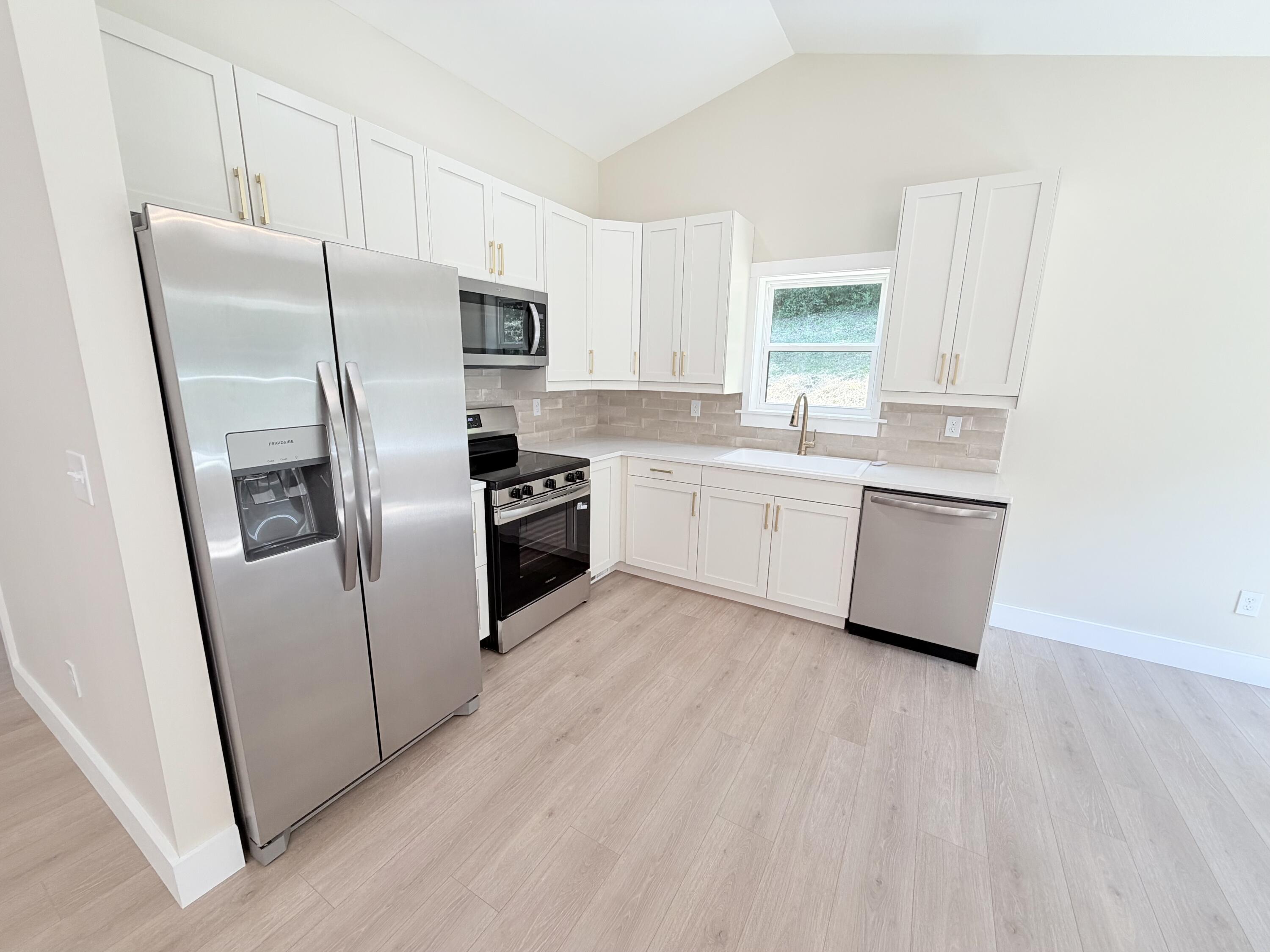 40 Sandstone Drive Property Photo 33