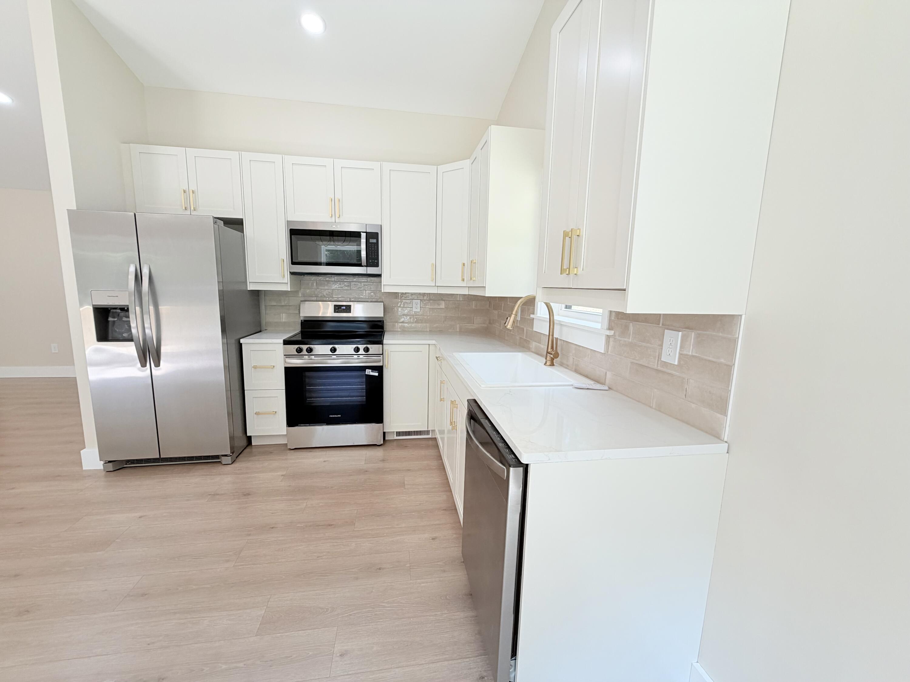 40 Sandstone Drive Property Photo 34