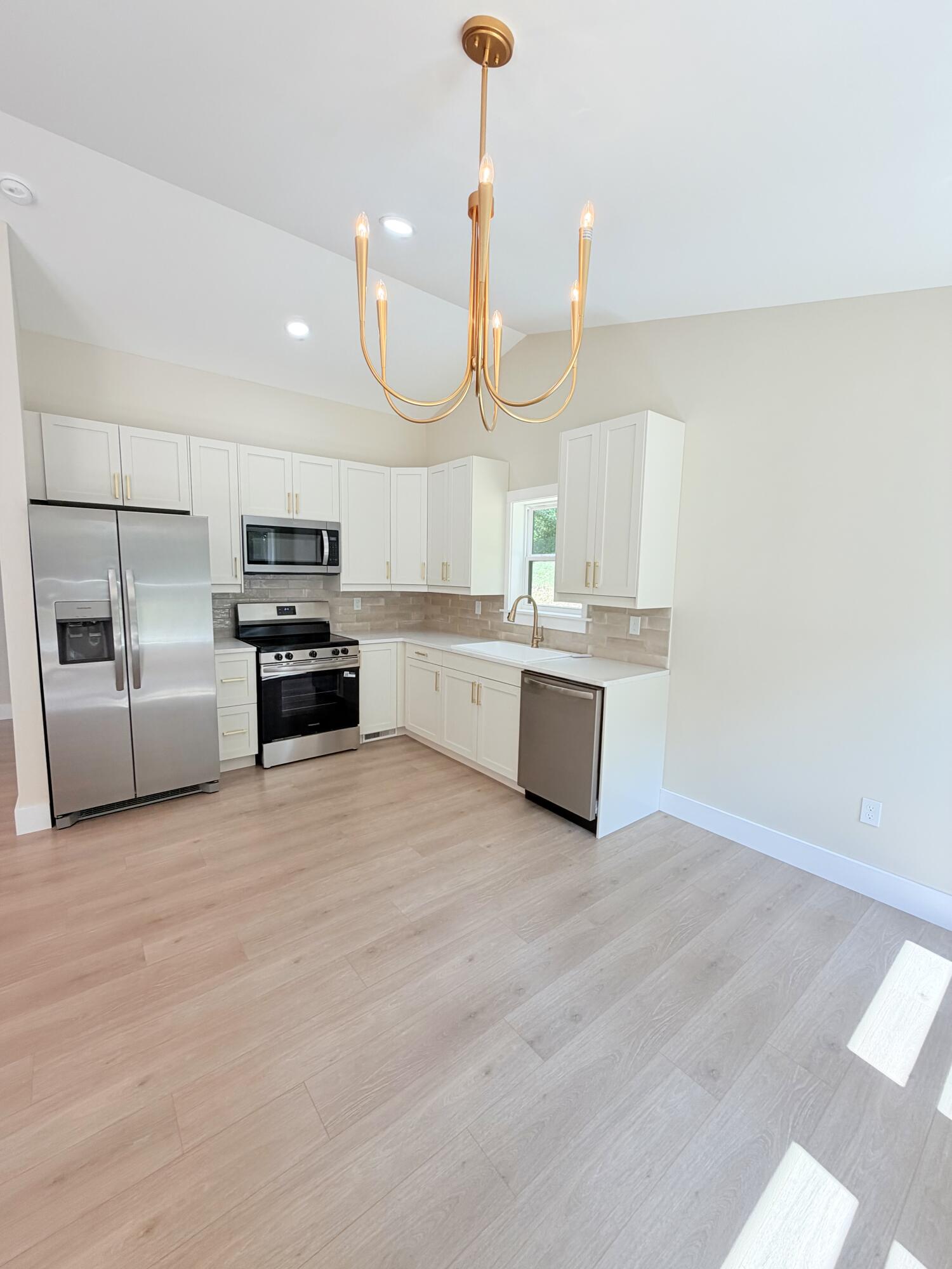 40 Sandstone Drive Property Photo 35