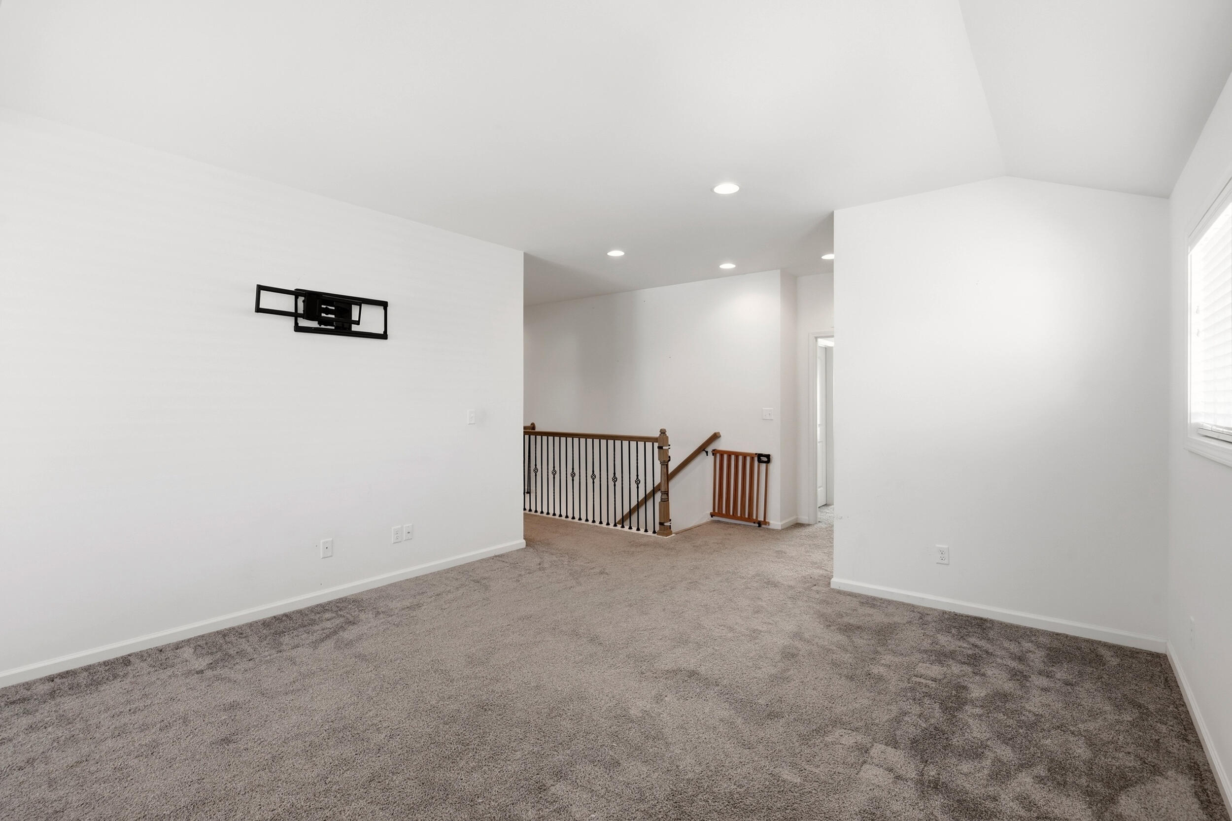 110 Castle Acre Way Property Photo 23