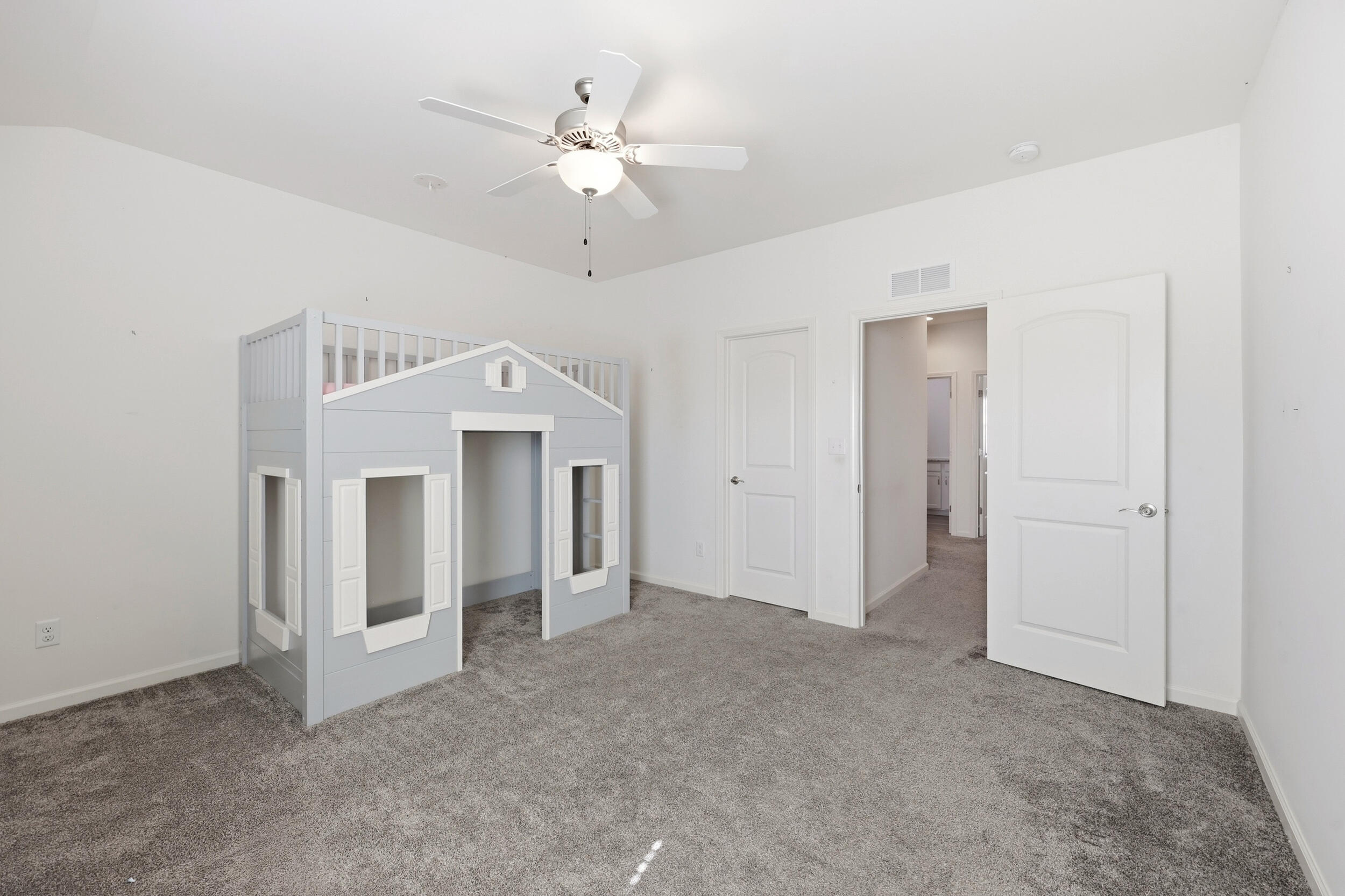 110 Castle Acre Way Property Photo 31