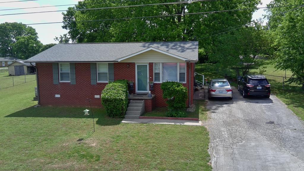 204 Crest Drive Property Photo 3