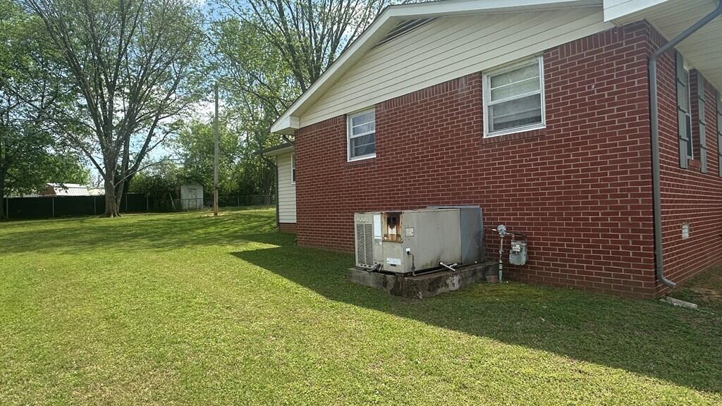 204 Crest Drive Property Photo 6