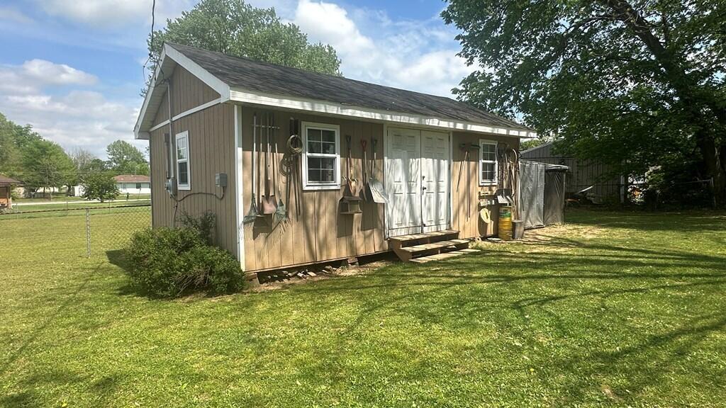 204 Crest Drive Property Photo 9