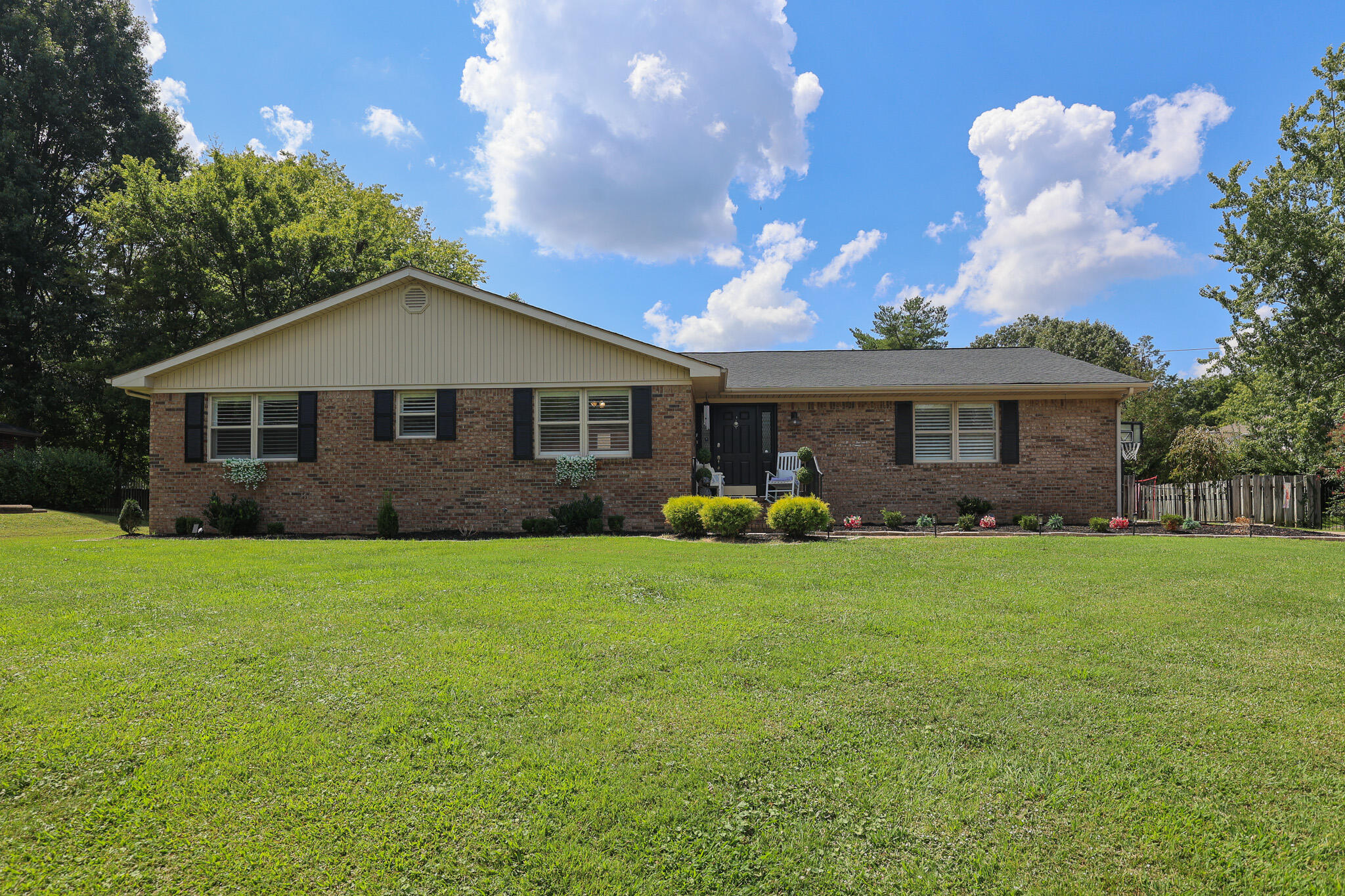 135 Brookfield Drive Property Photo 1