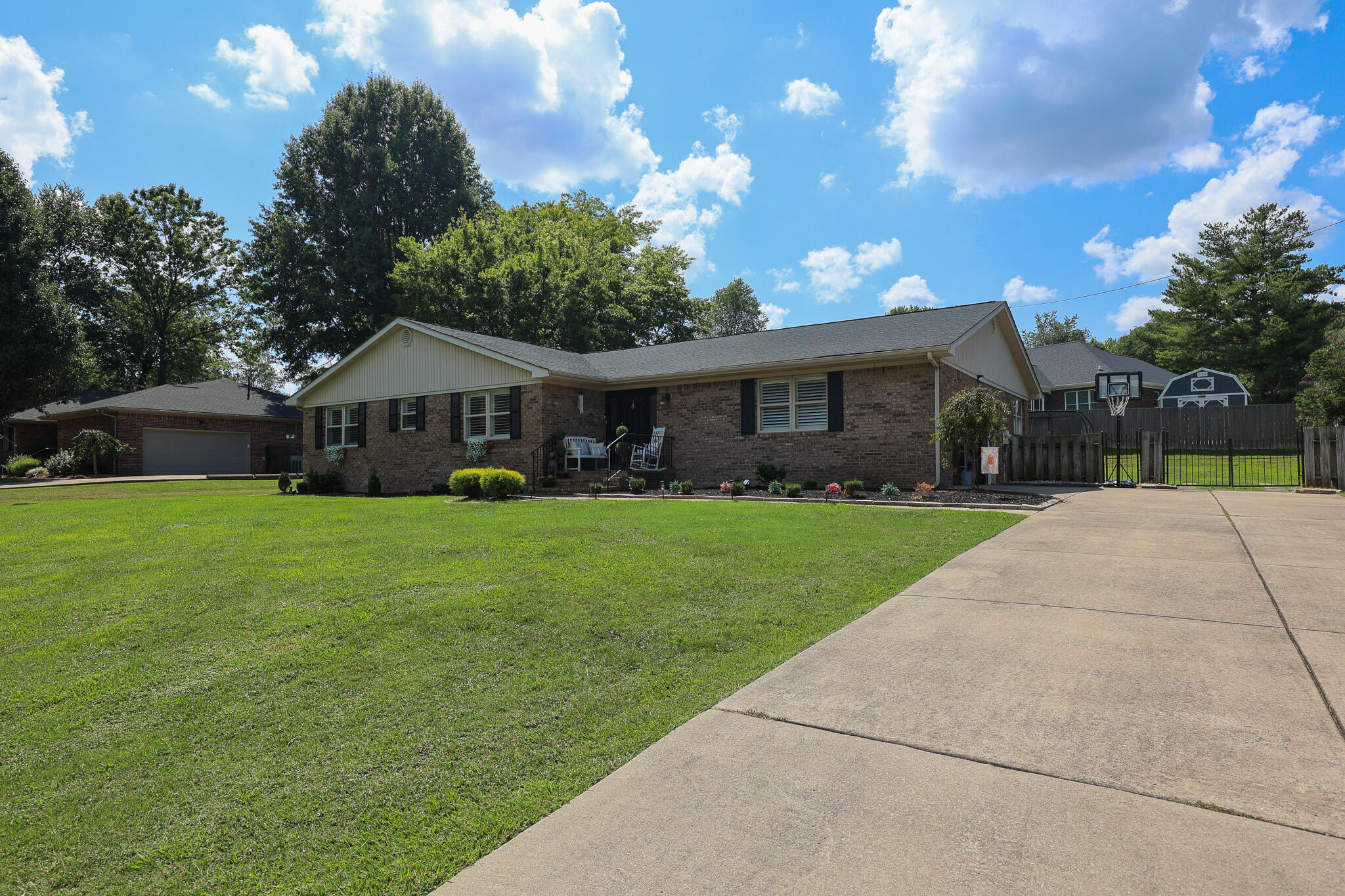 135 Brookfield Drive Property Photo 2