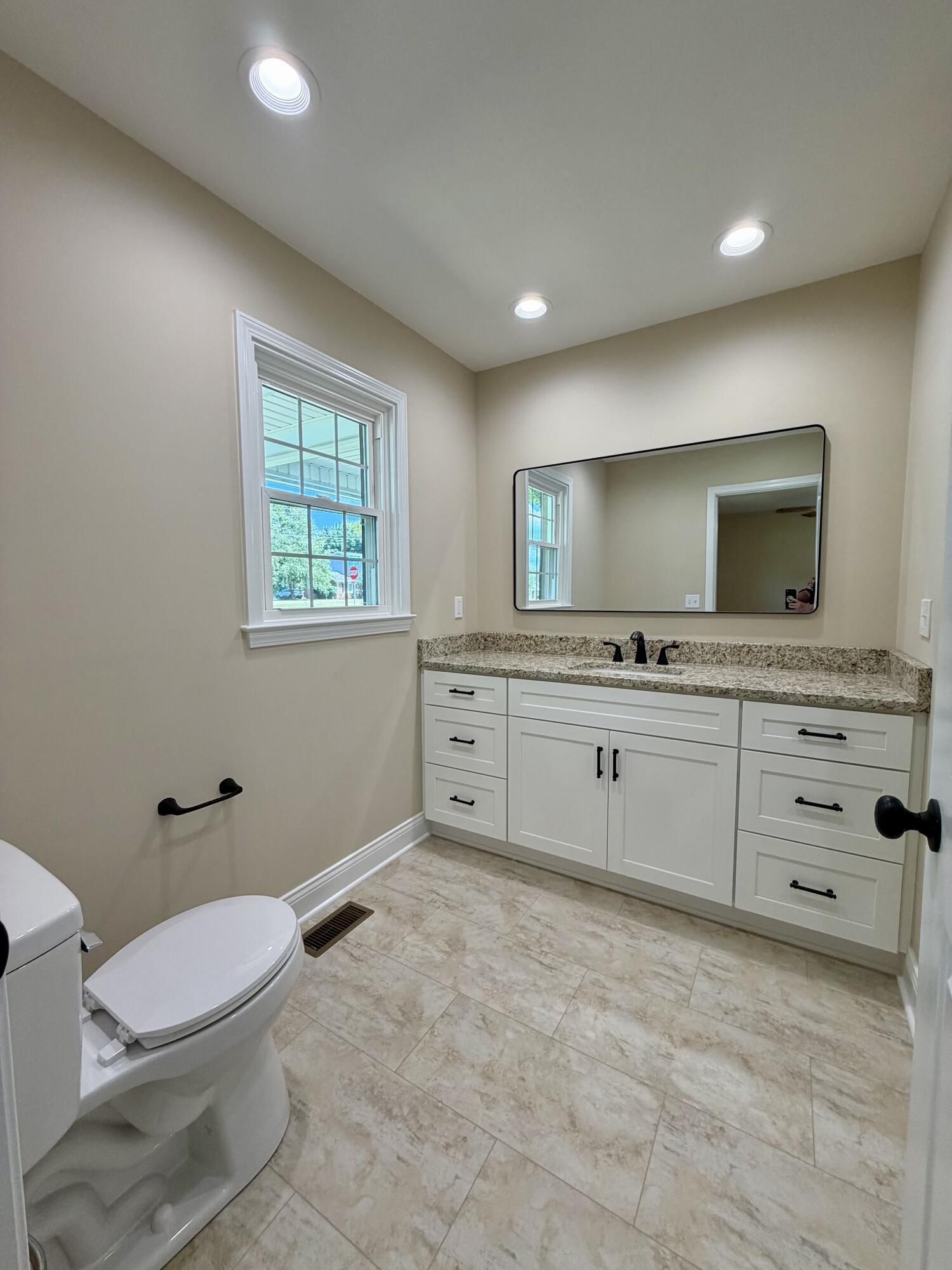1701 Keenland Drive Property Photo 11