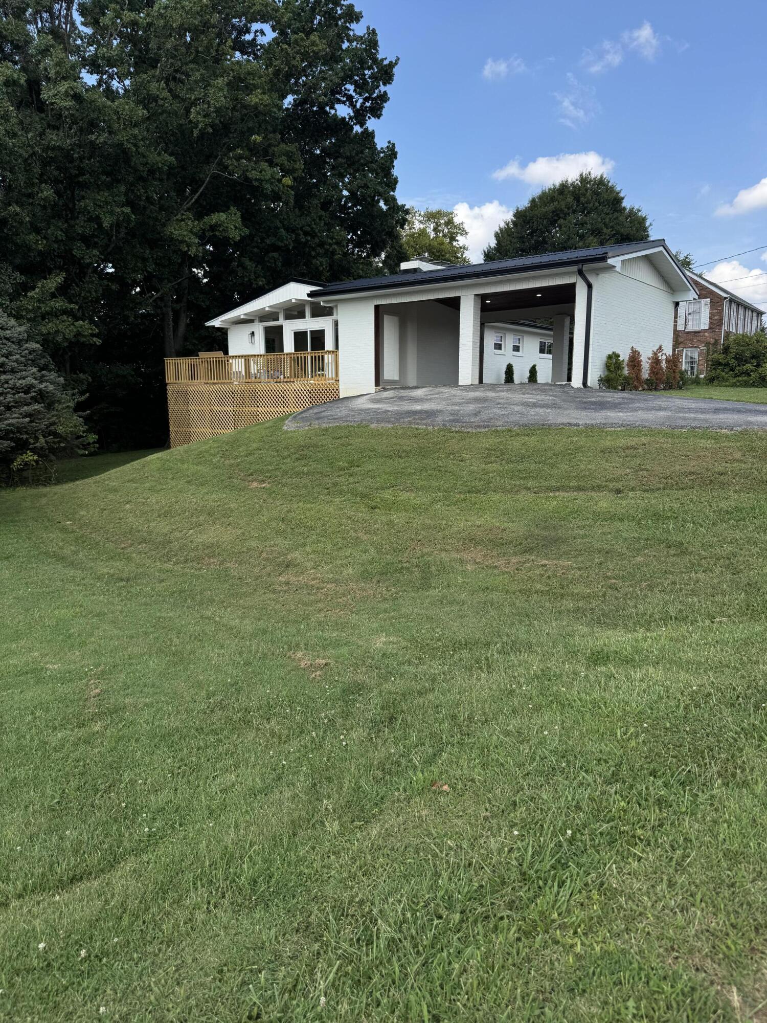139 Malibu Drive Property Photo 4