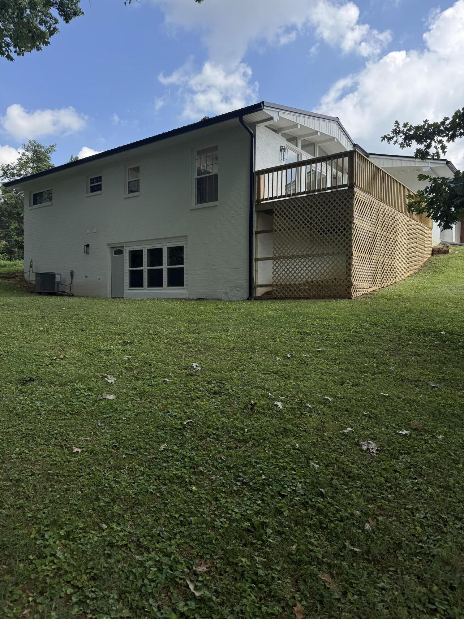139 Malibu Drive Property Photo 5