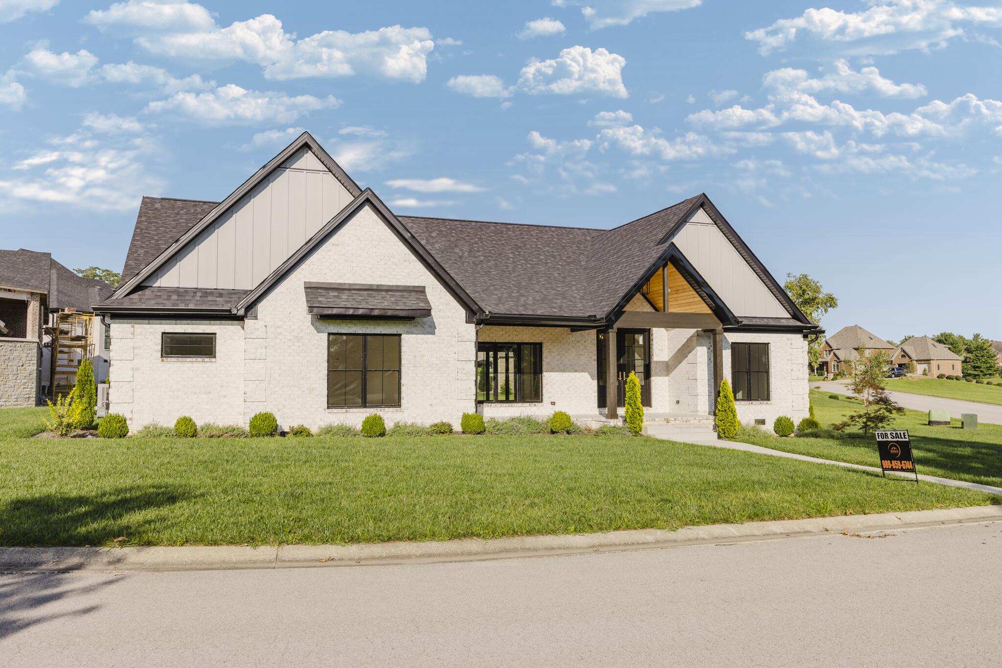 1433 Clubhouse Lane Property Photo 2