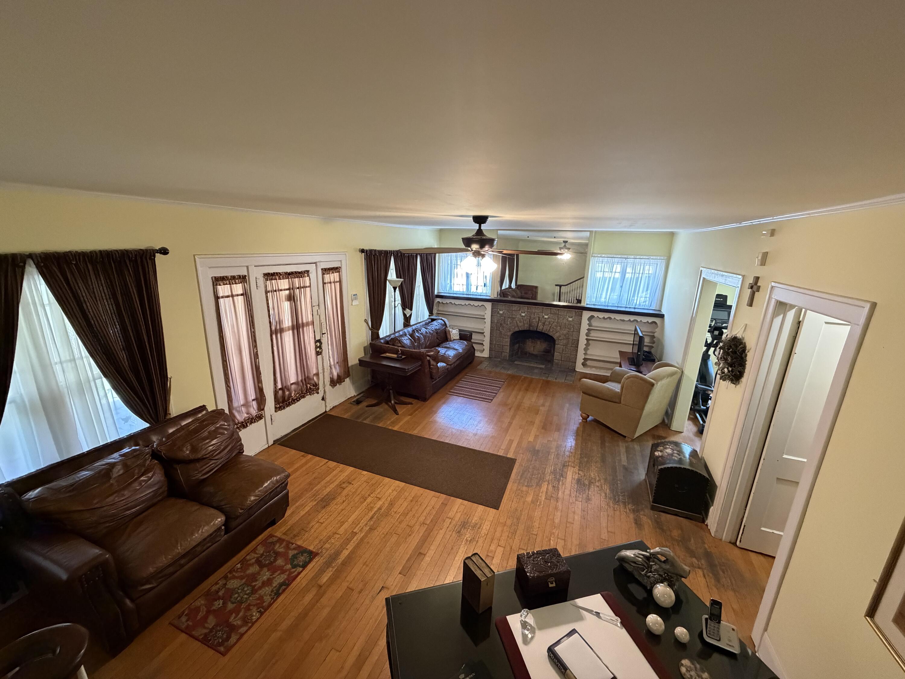 522 N Main Street Property Photo 4