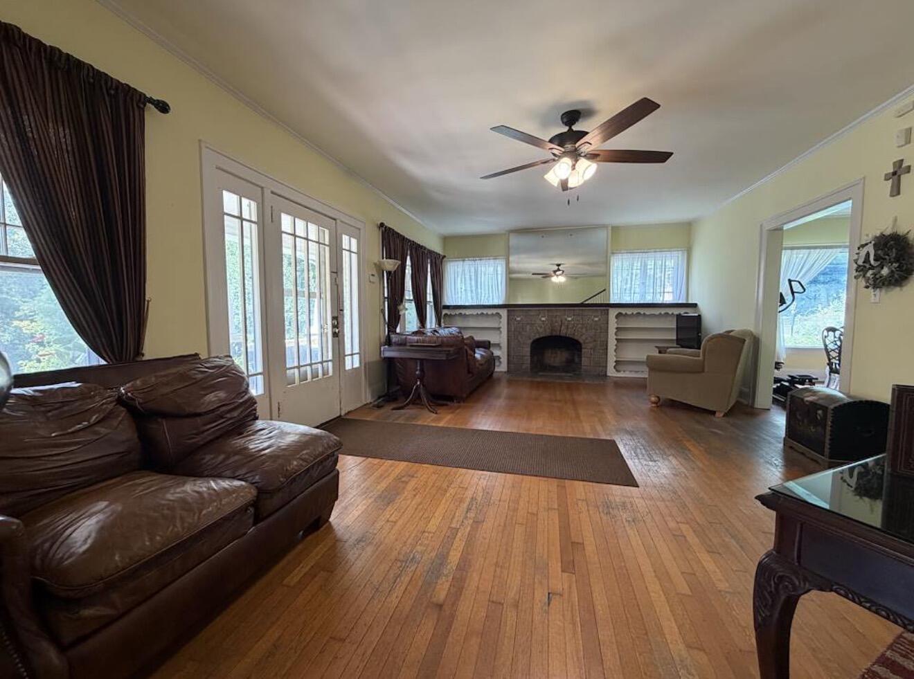 522 N Main Street Property Photo 5