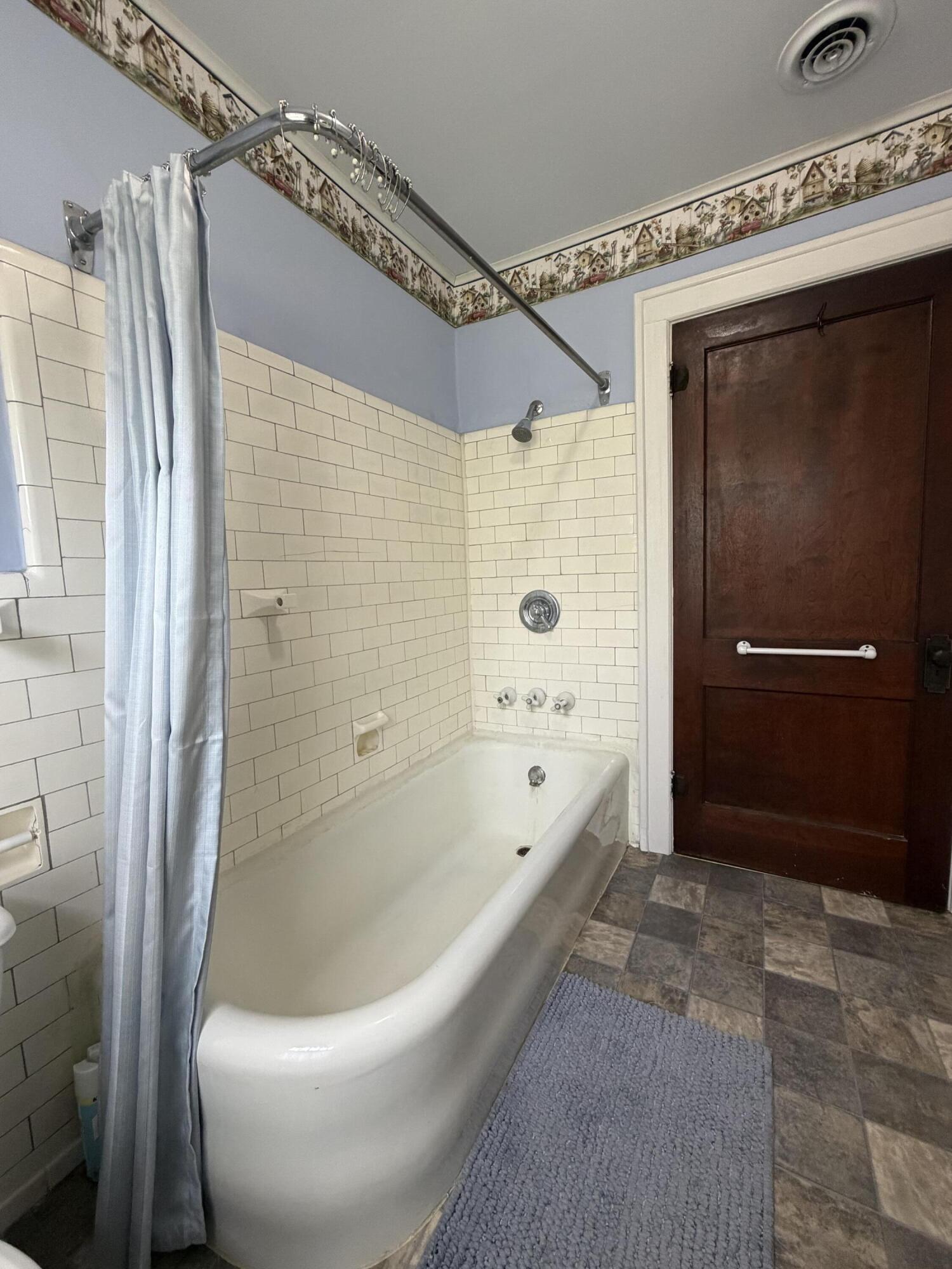 522 N Main Street Property Photo 48