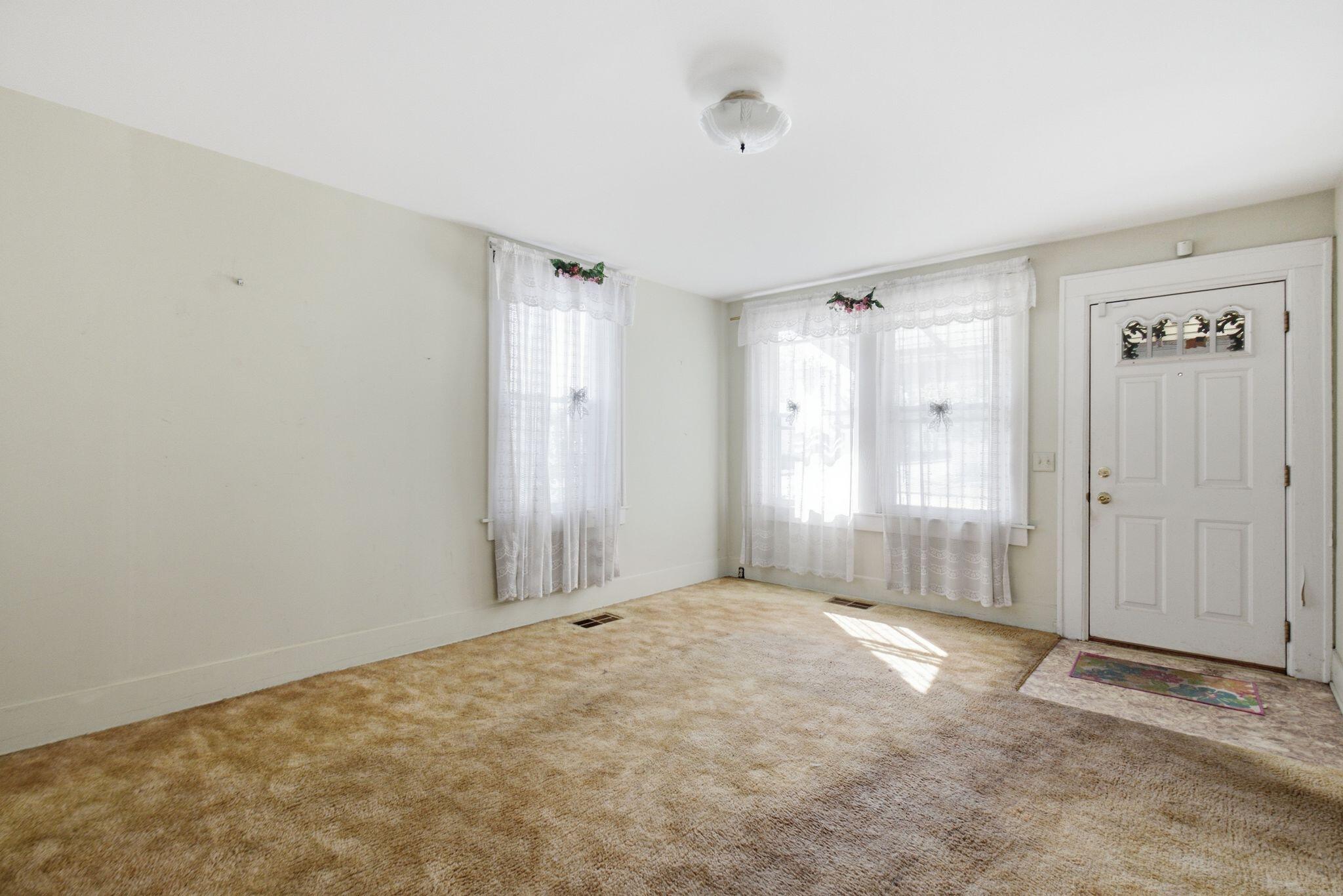 5 S Burns Avenue Property Photo 8