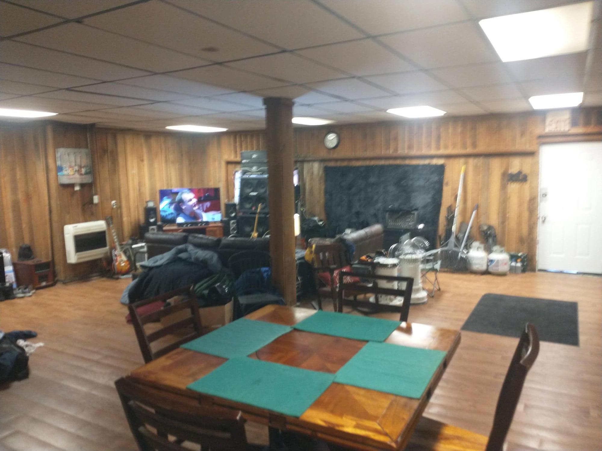 135 E Broadway Street Property Photo 4