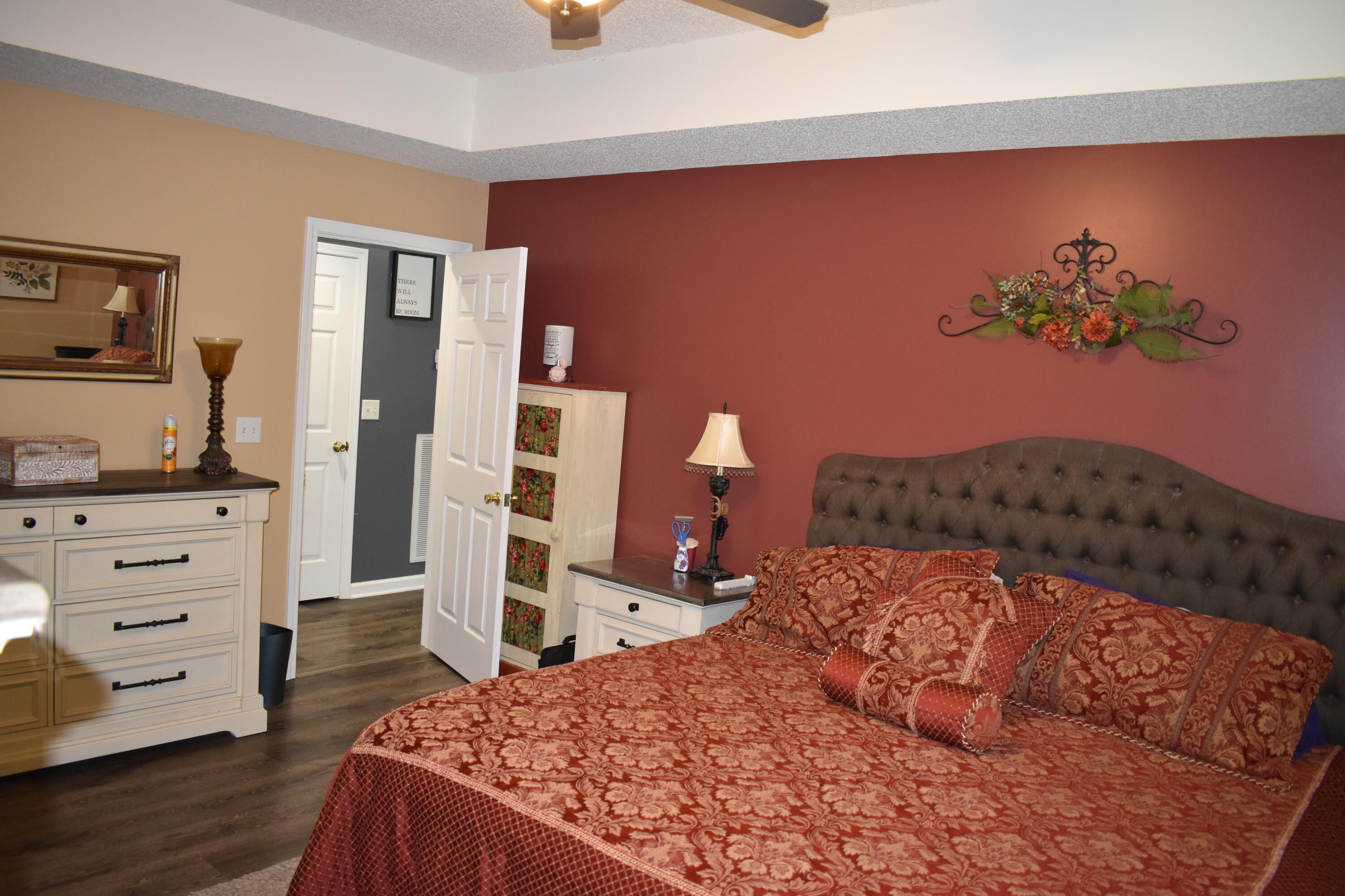 1875 Creekview Drive Property Photo 3
