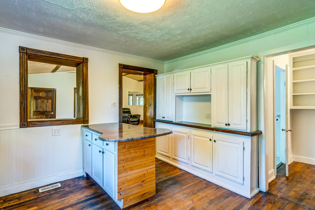 4481 Athens Boonesboro Road Property Photo 31
