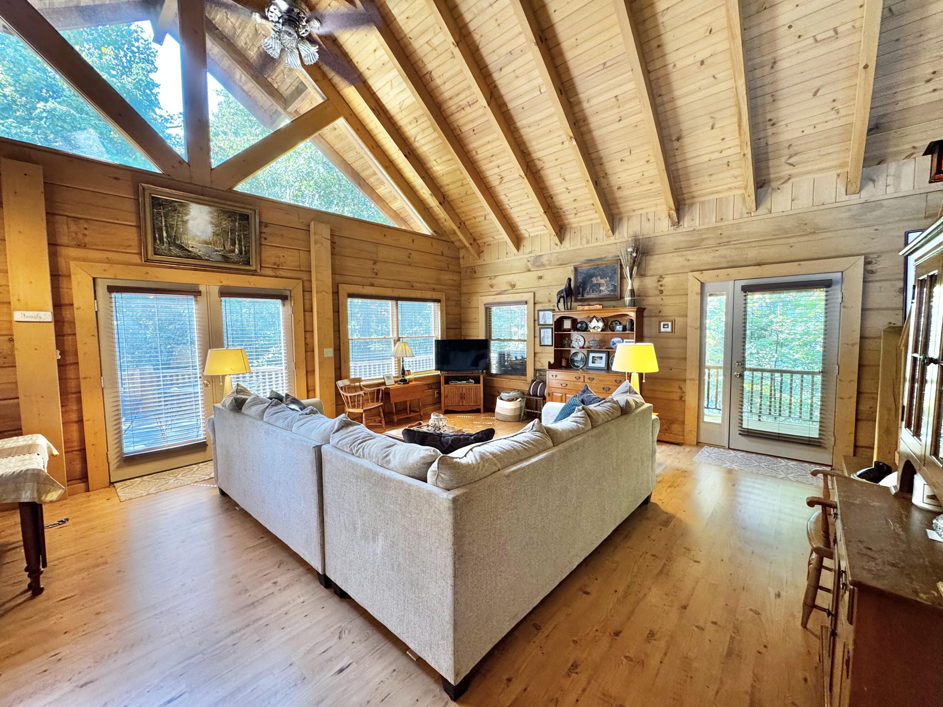 1087 Hideaway Drive Property Photo 7