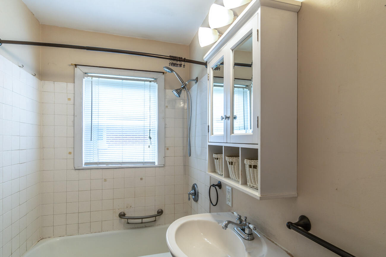 120 Windsor Drive Property Photo 29