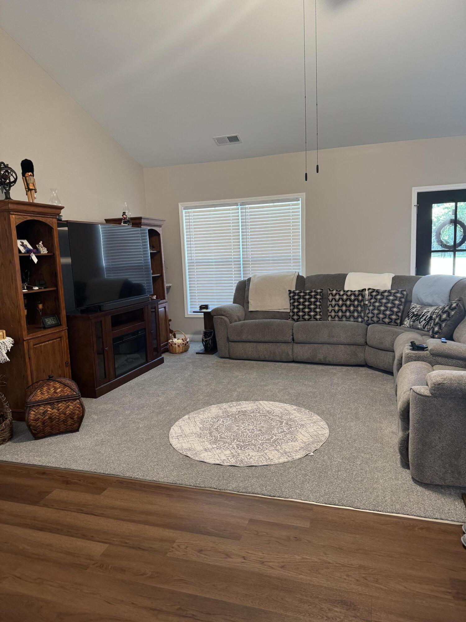 42 Hidden Court Property Photo 6