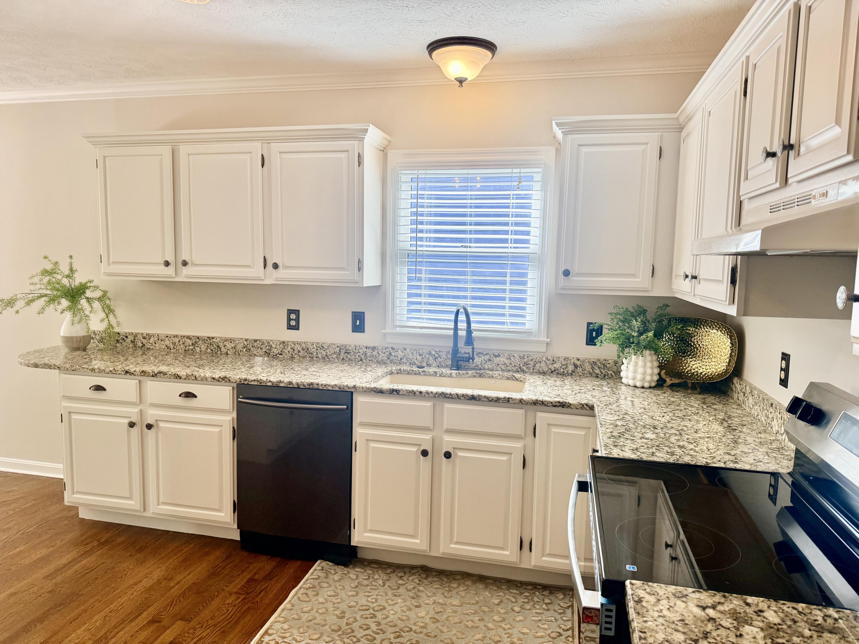 4709 Brookside Way Property Photo 4