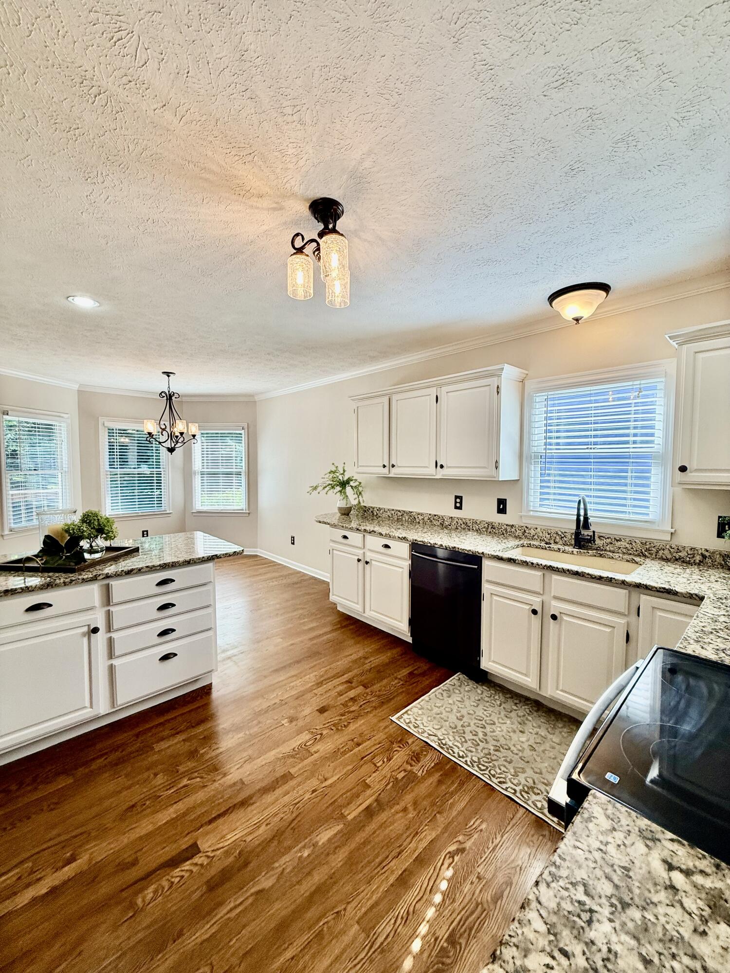 4709 Brookside Way Property Photo 5