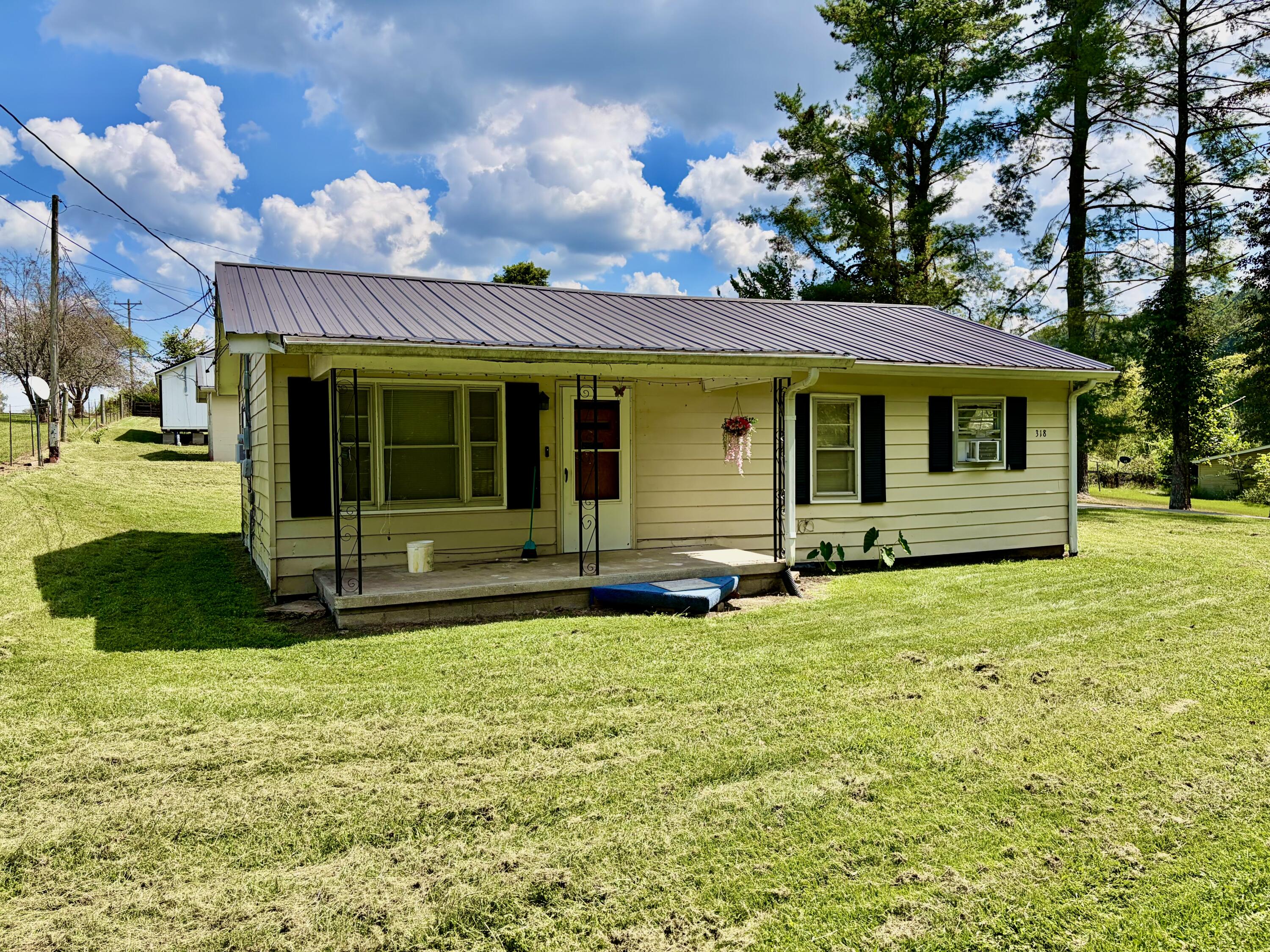 318 E Frog Hollow Road Property Photo 2