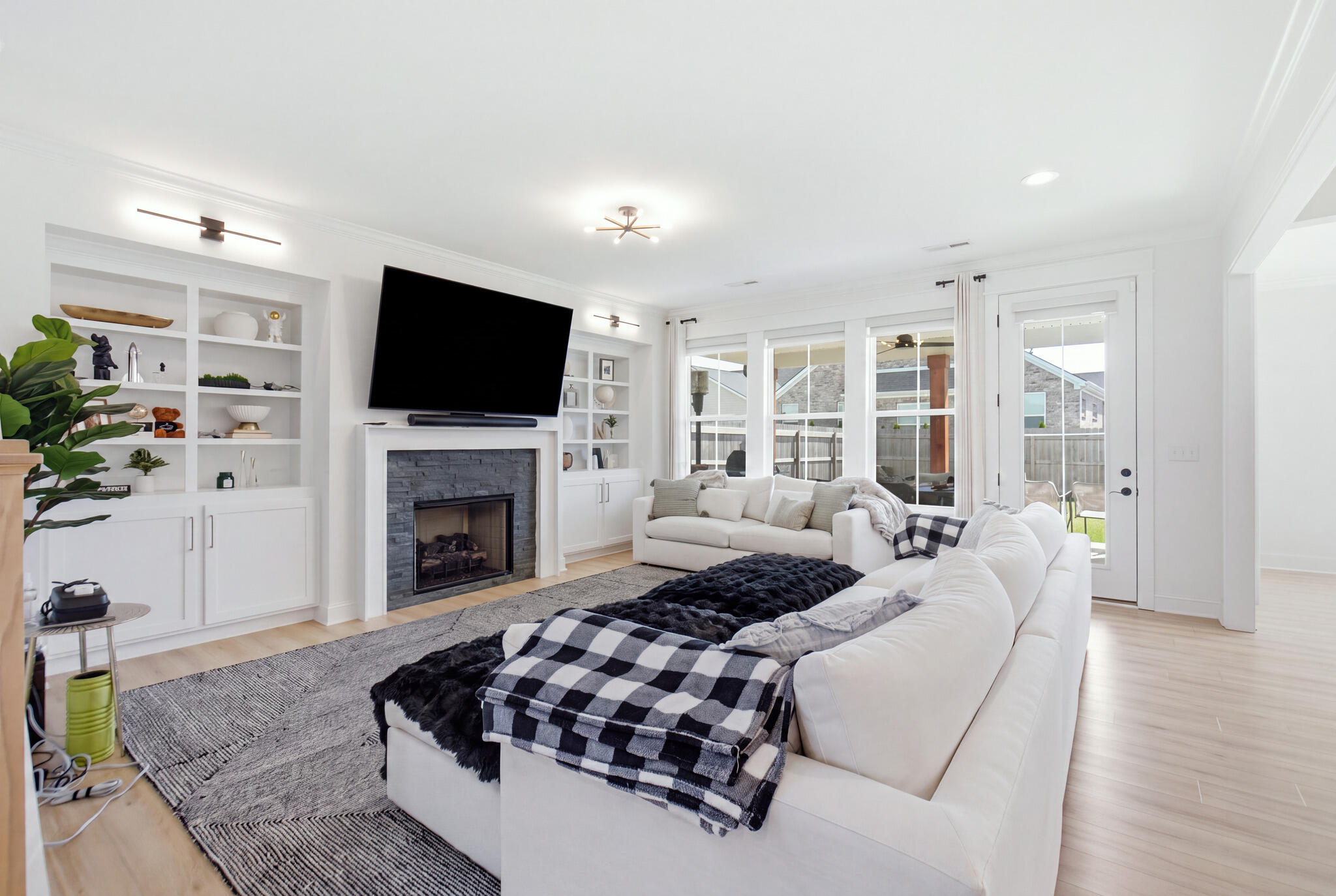 1060 Squirrel Nest Lane Property Photo 11