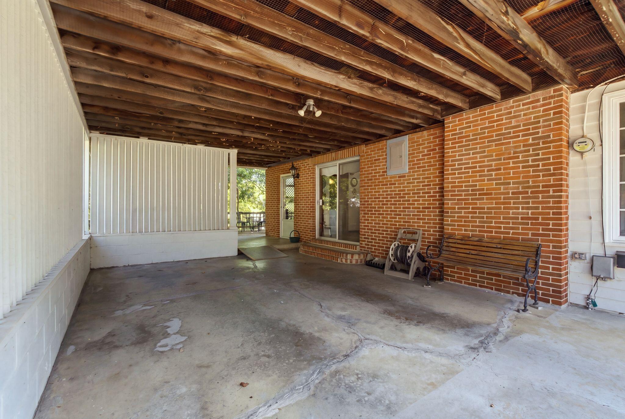 721 E Main Street Property Photo 24