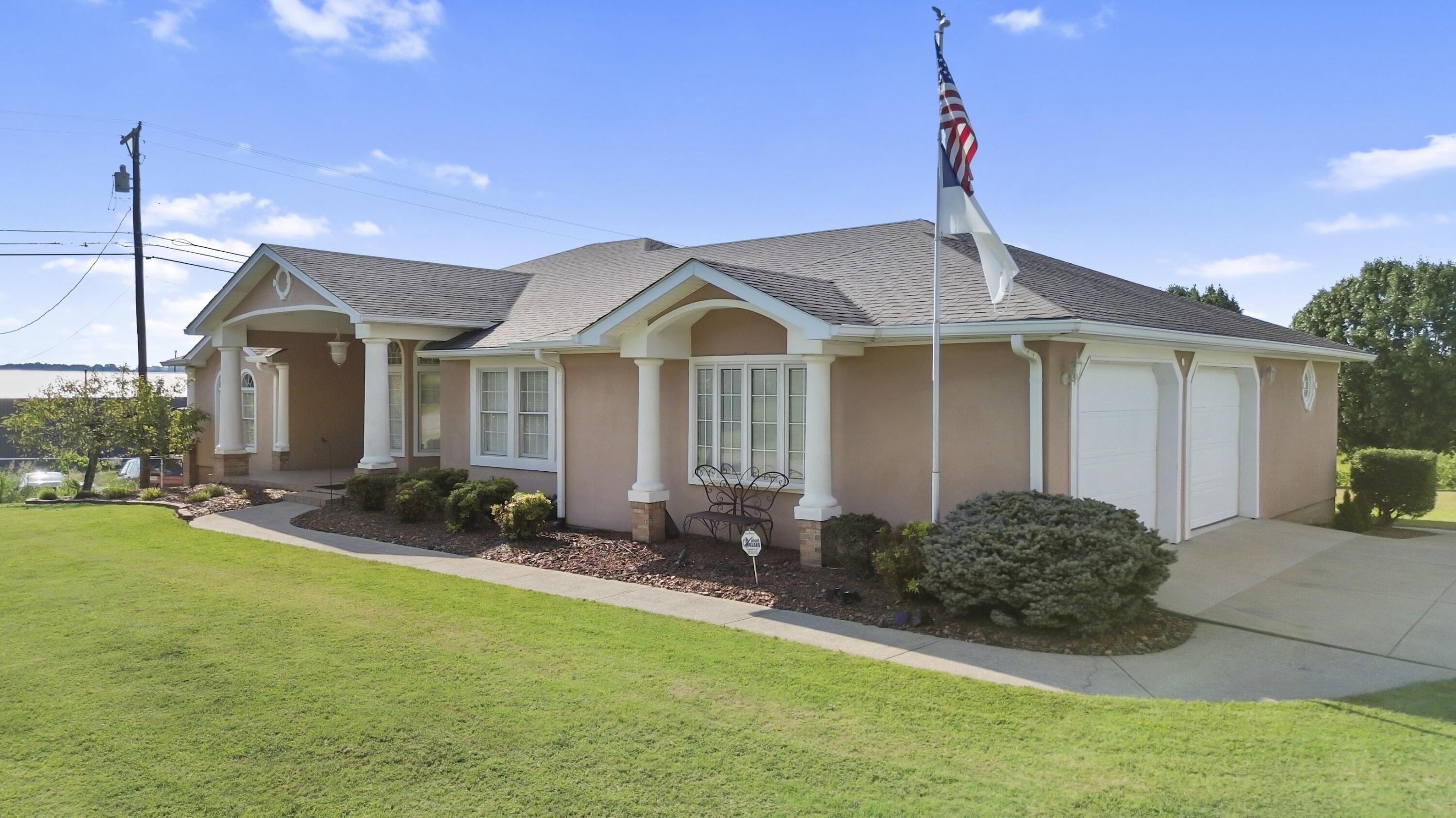 17 Windy Hills Drive Property Photo 1