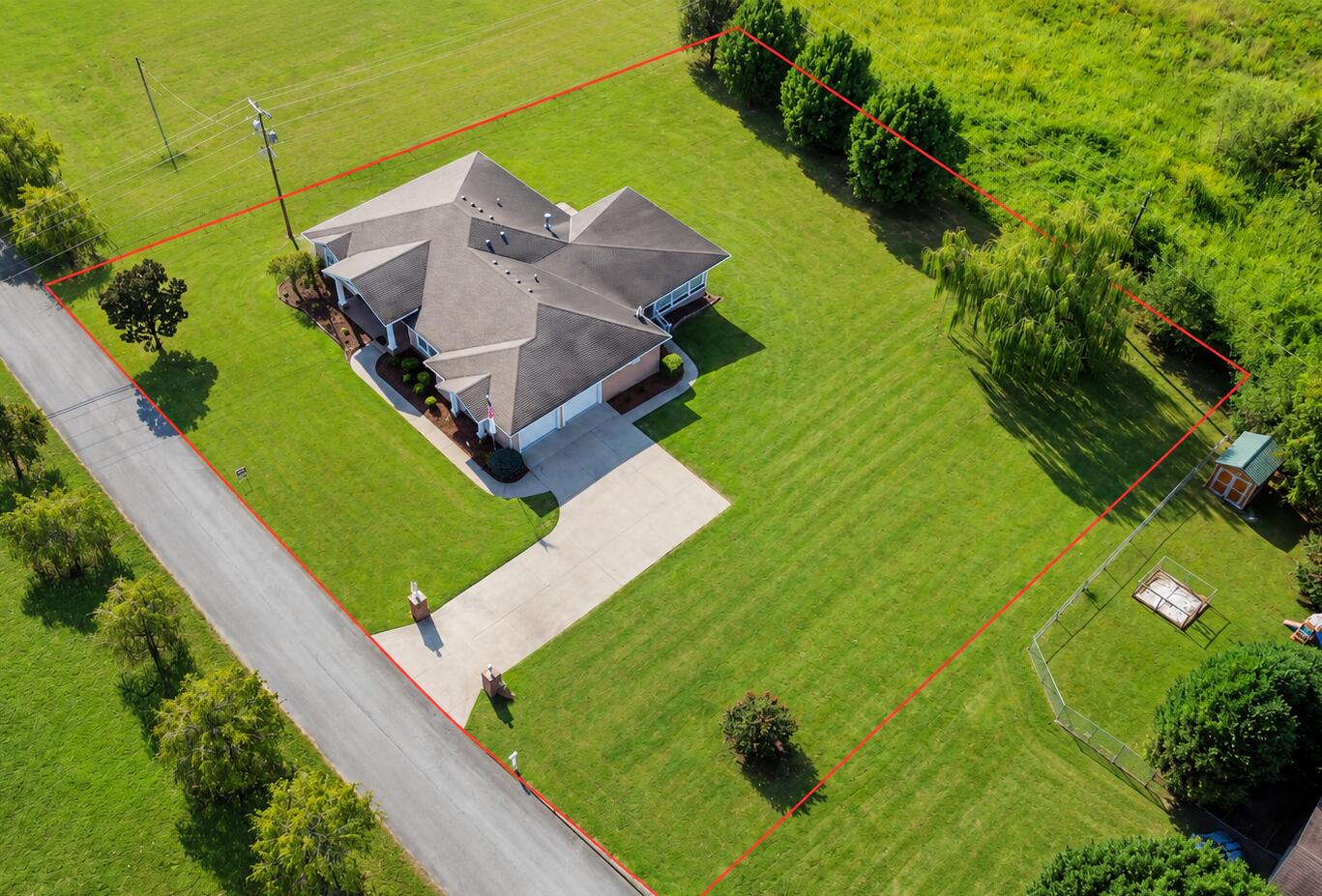 17 Windy Hills Drive Property Photo 2