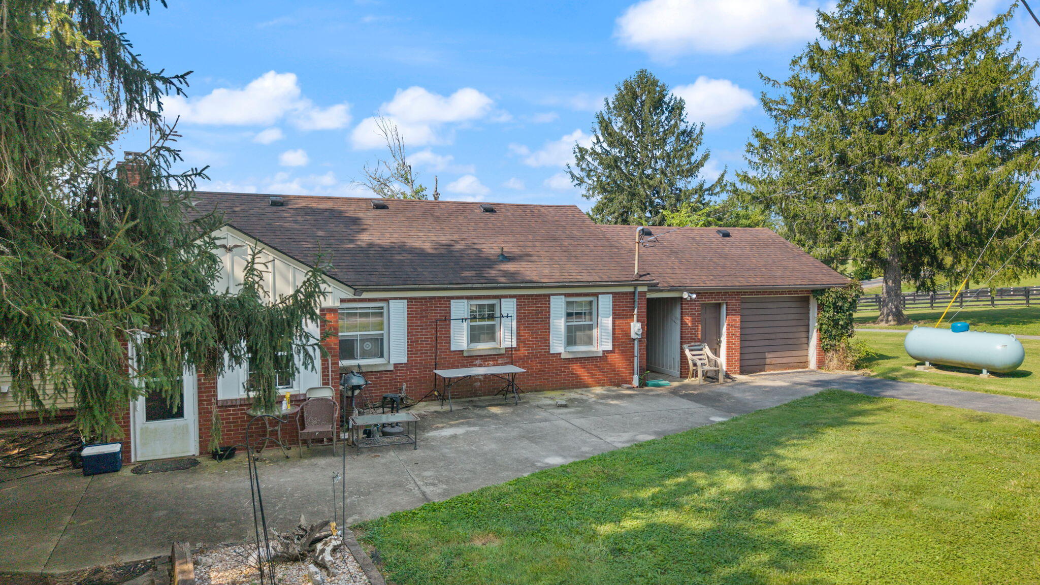 702 Rogers Road Property Photo 3