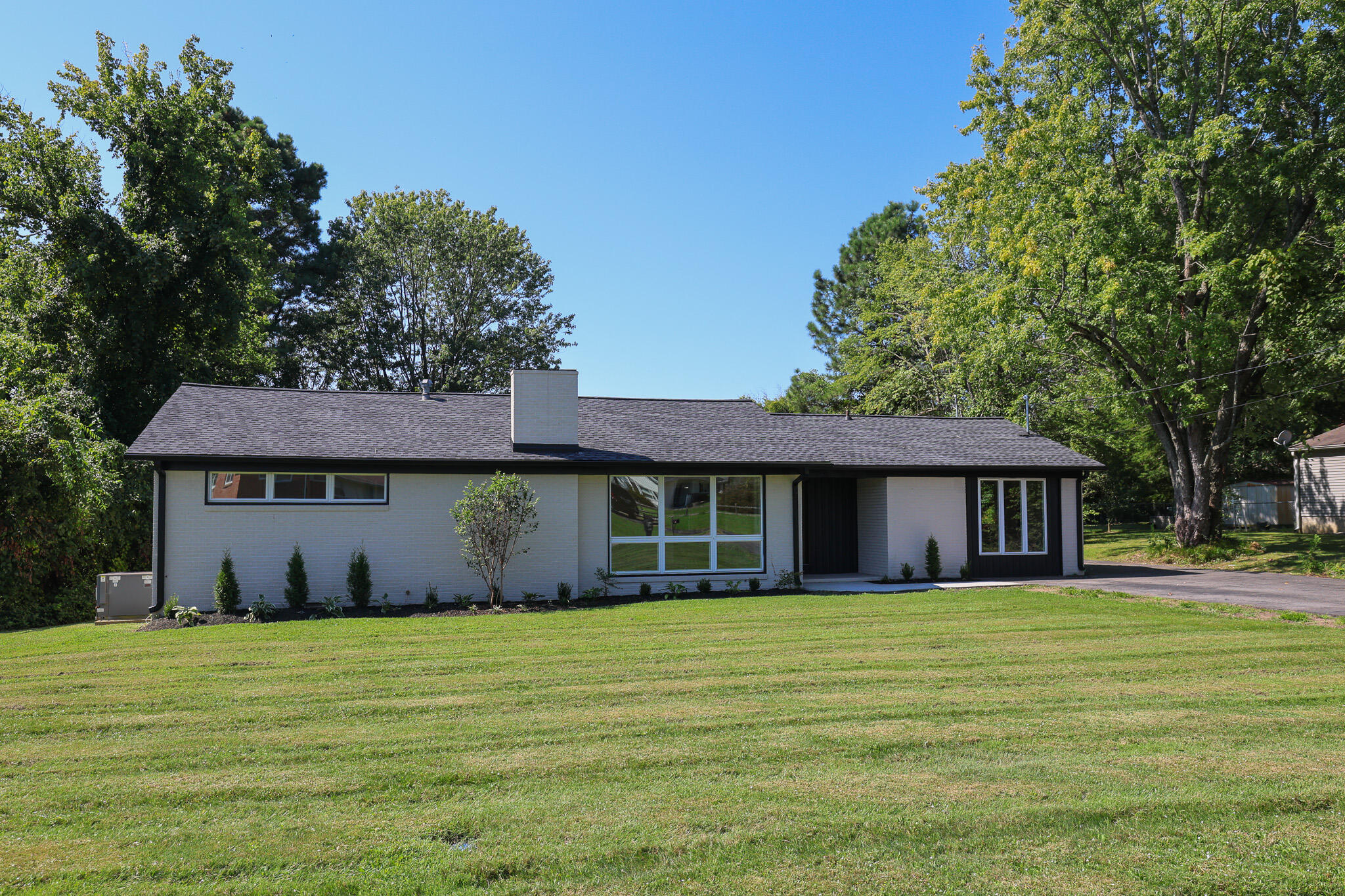 209 Cambridge Drive Property Photo 2