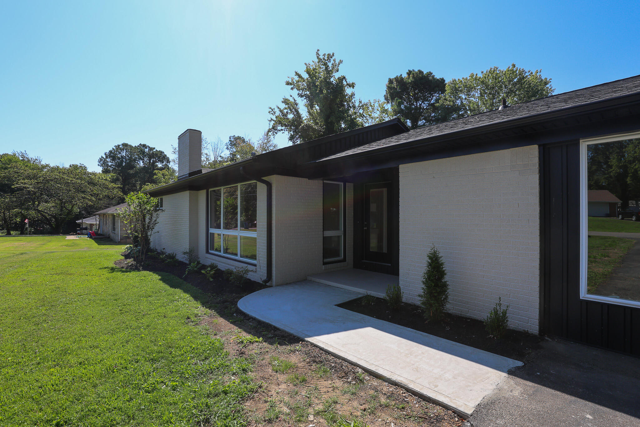 209 Cambridge Drive Property Photo 4