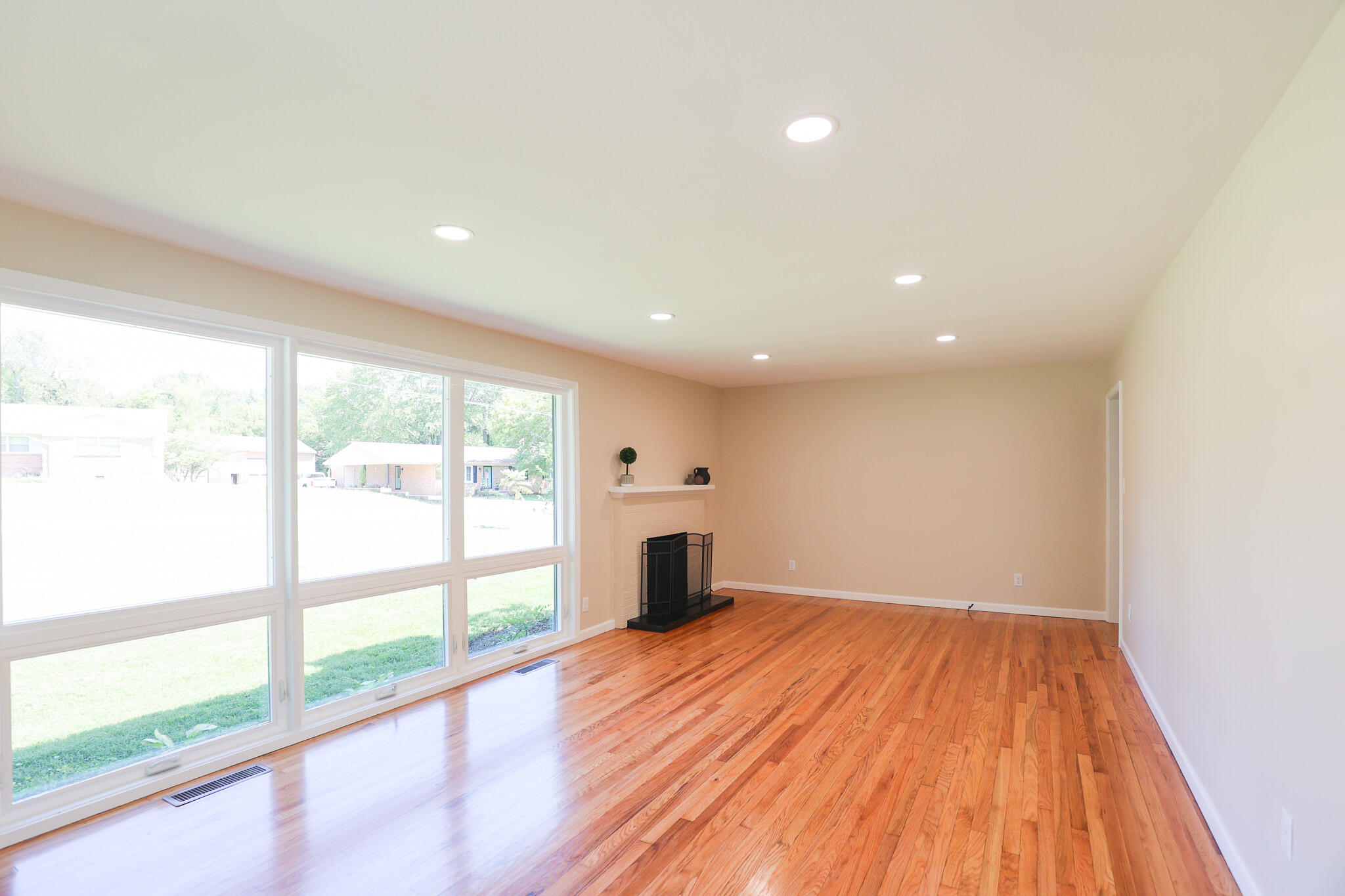 209 Cambridge Drive Property Photo 6