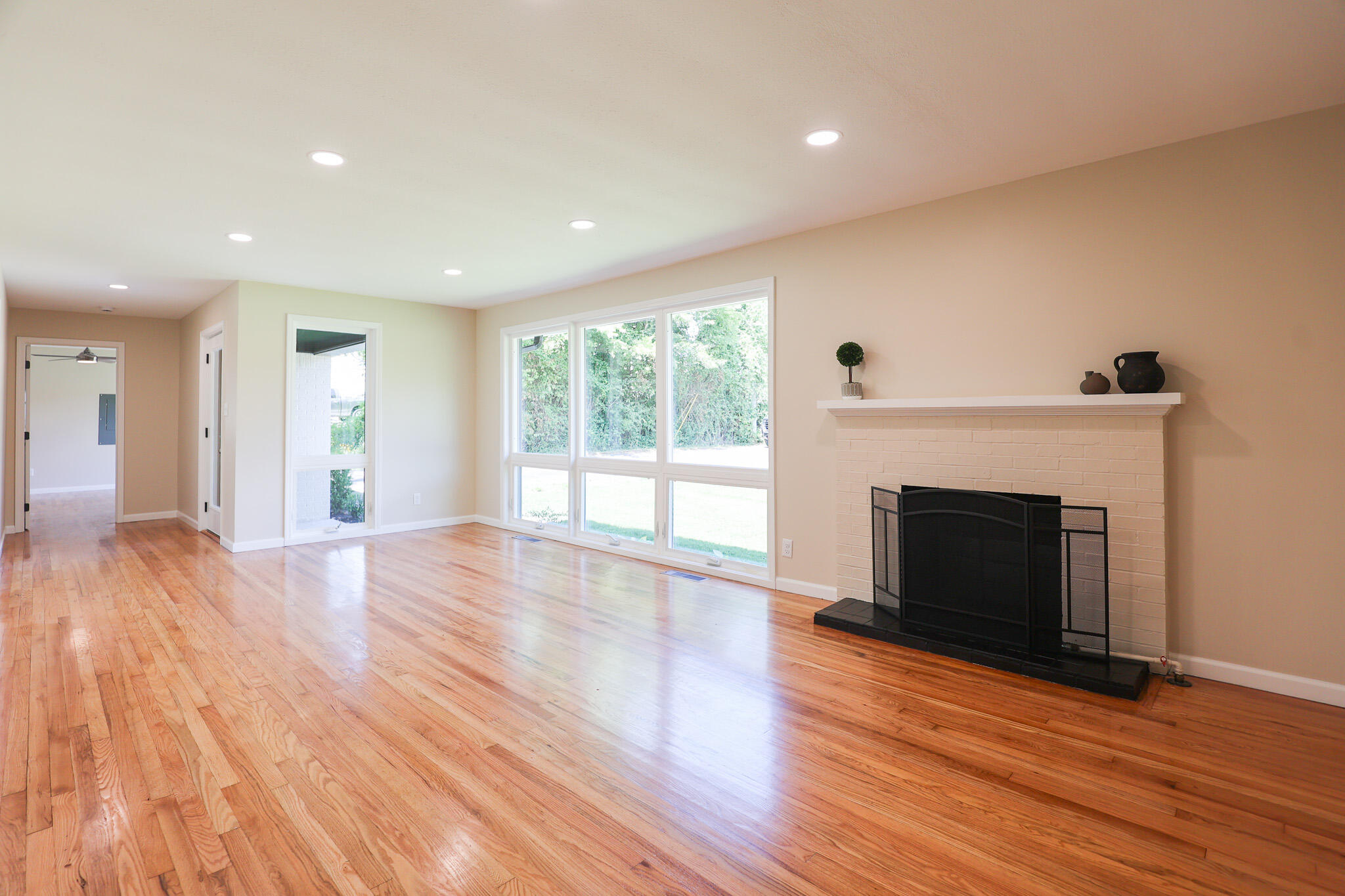 209 Cambridge Drive Property Photo 7