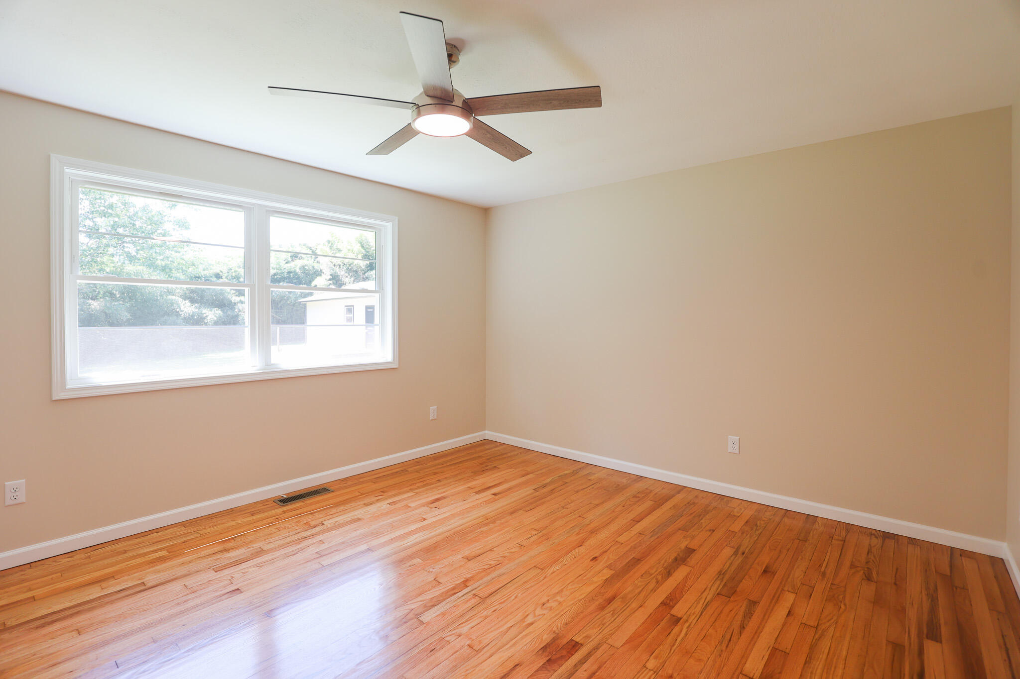 209 Cambridge Drive Property Photo 25
