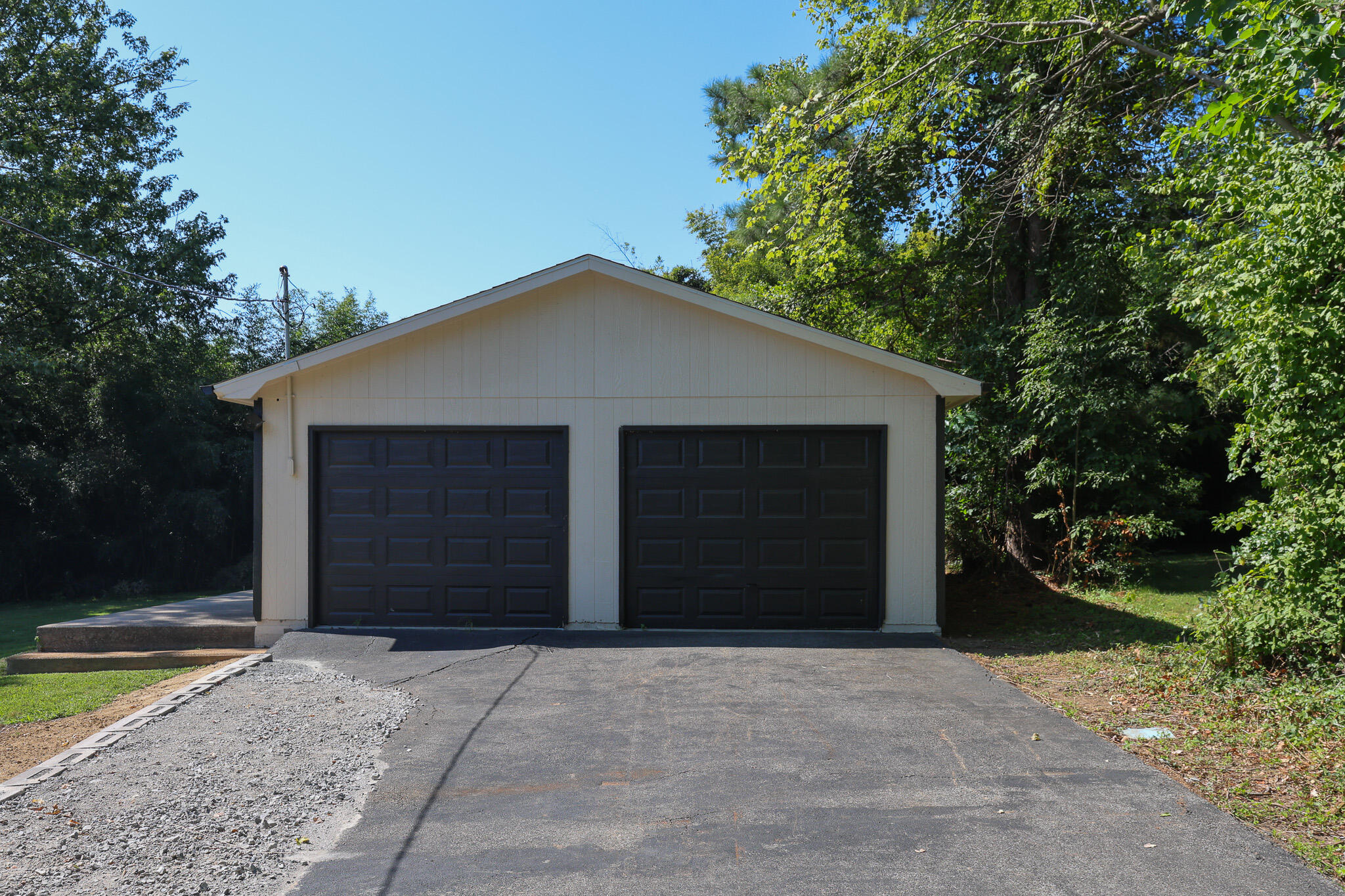209 Cambridge Drive Property Photo 33