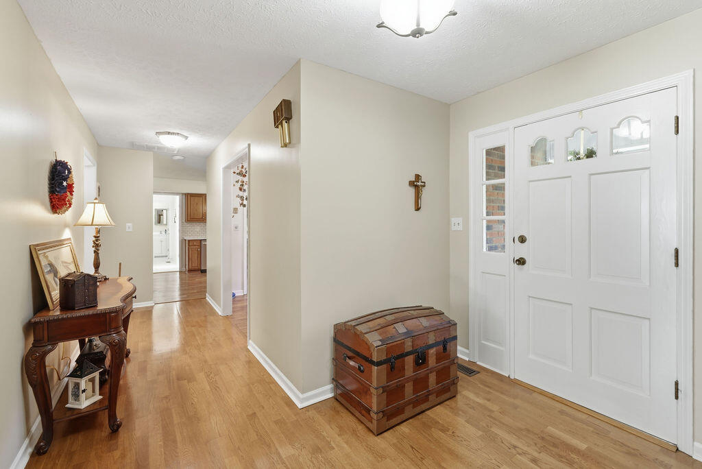 1040 South Gum Springs Road Property Photo 4