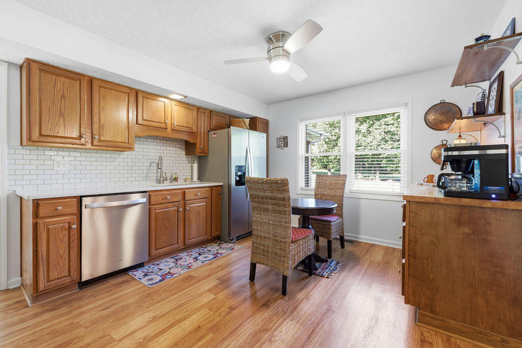 1040 South Gum Springs Road Property Photo 7