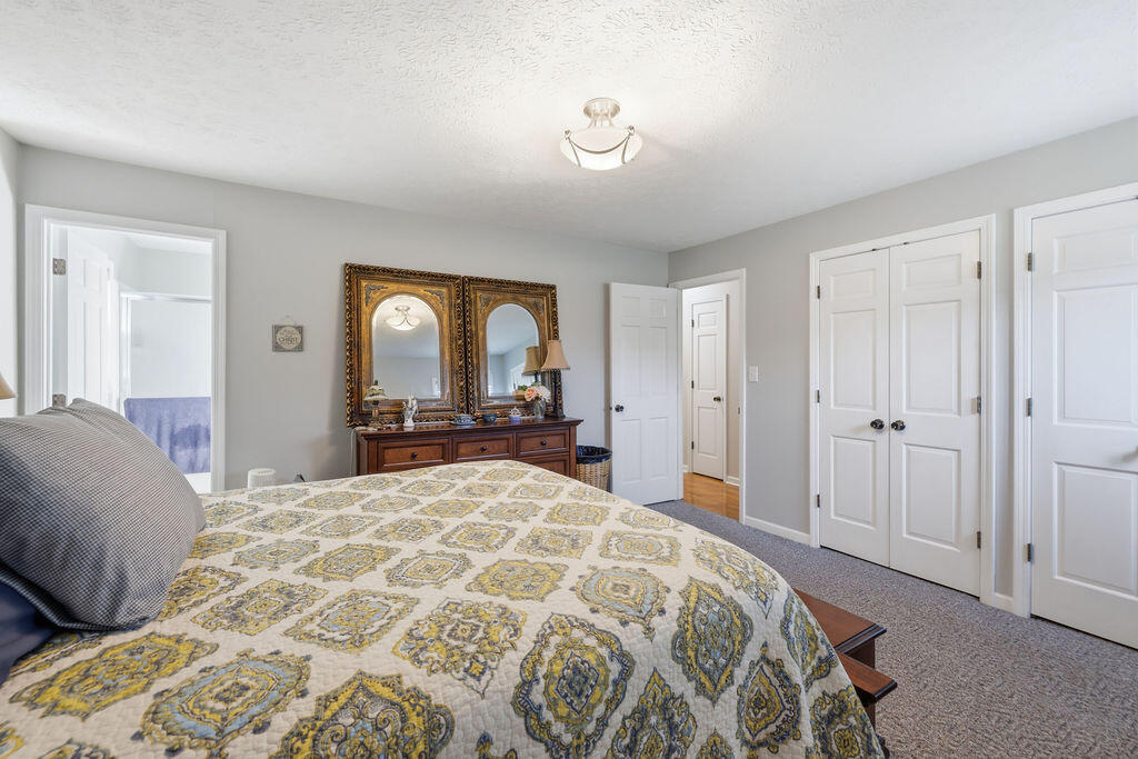 1040 South Gum Springs Road Property Photo 11